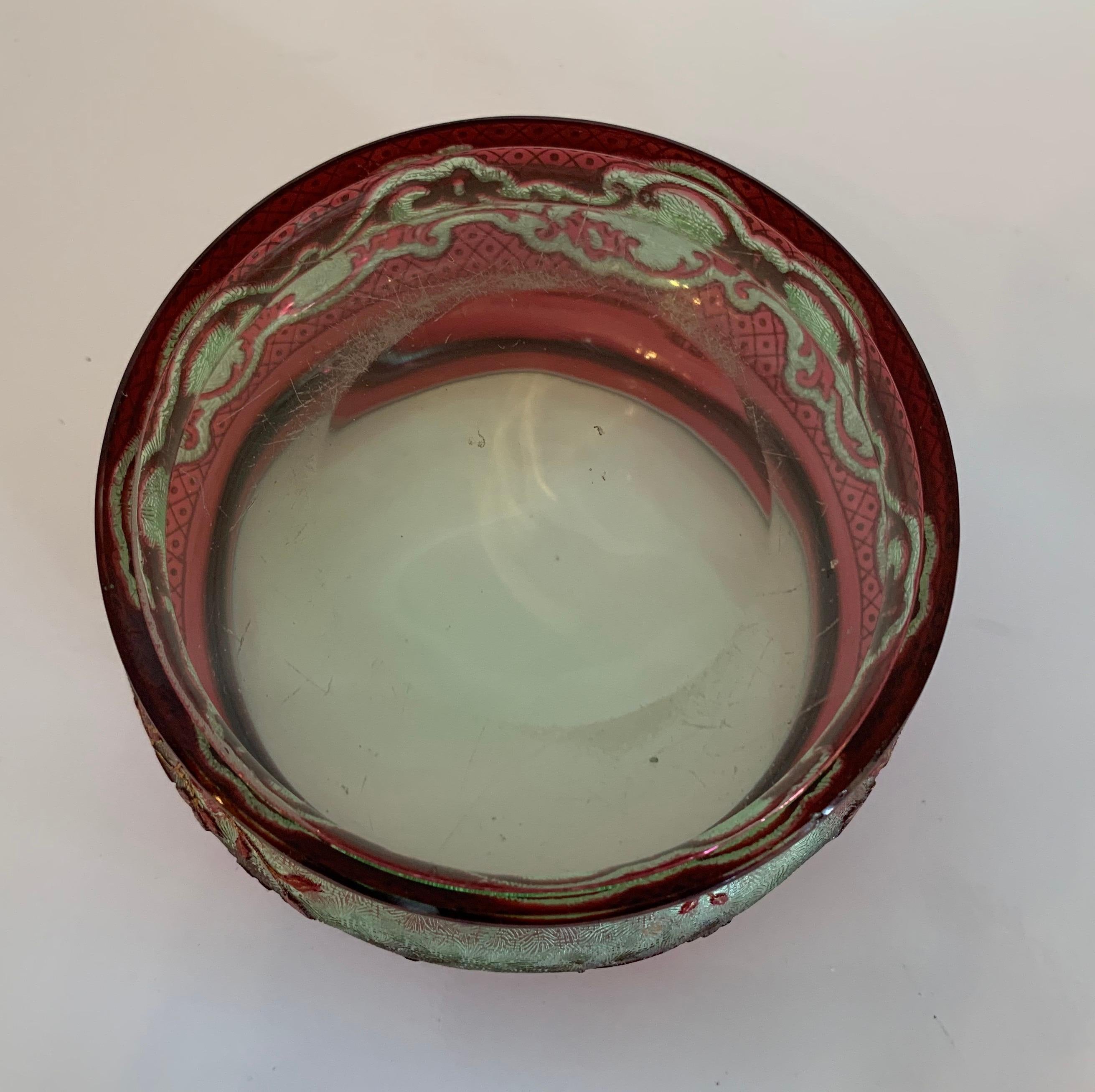 Rare Val St Lambert Cranberry Acid Etched Cameo Crystal Powder Jar Sterling Top Bon état - En vente à Roslyn, NY