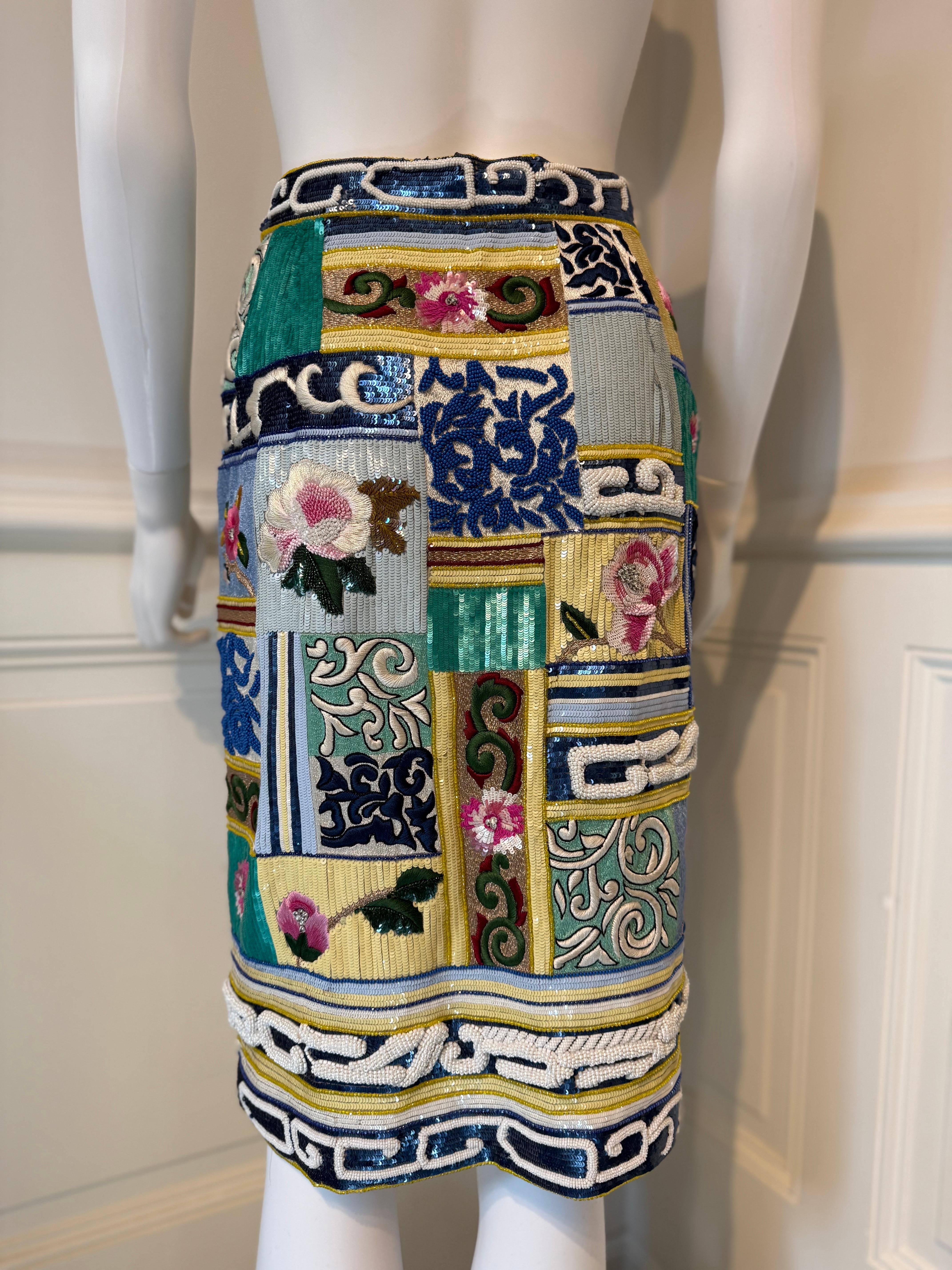 Raro Valentino Garavani Primavera/Verano 1992 Pasarela Falda bordada a mano con pedrería en venta 3