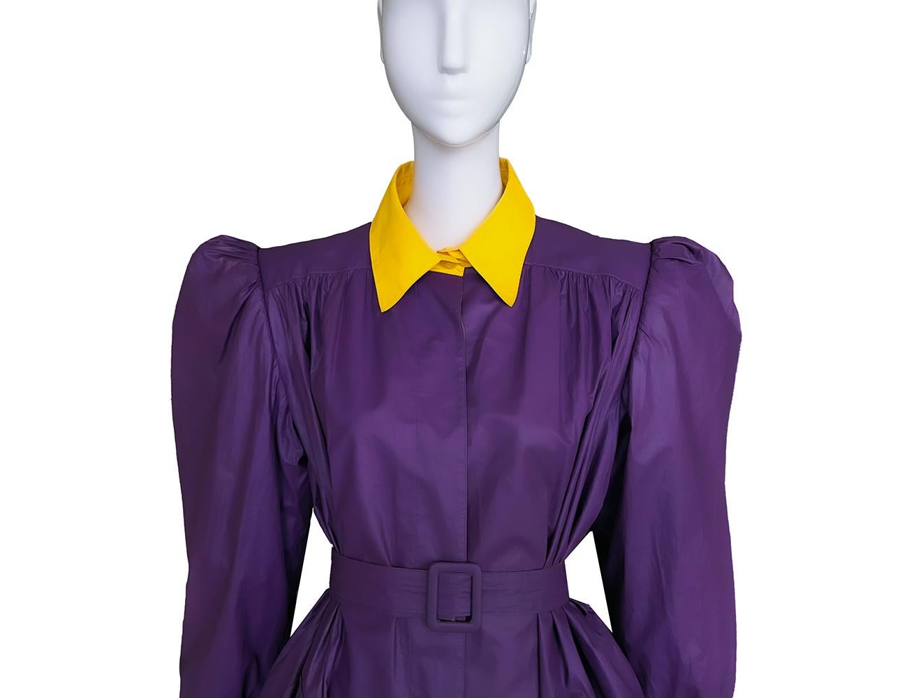 Rare Valentino Raincoat Vintage Trench Coat Purple Violet Yellow In Good Condition For Sale In Berlin, BE