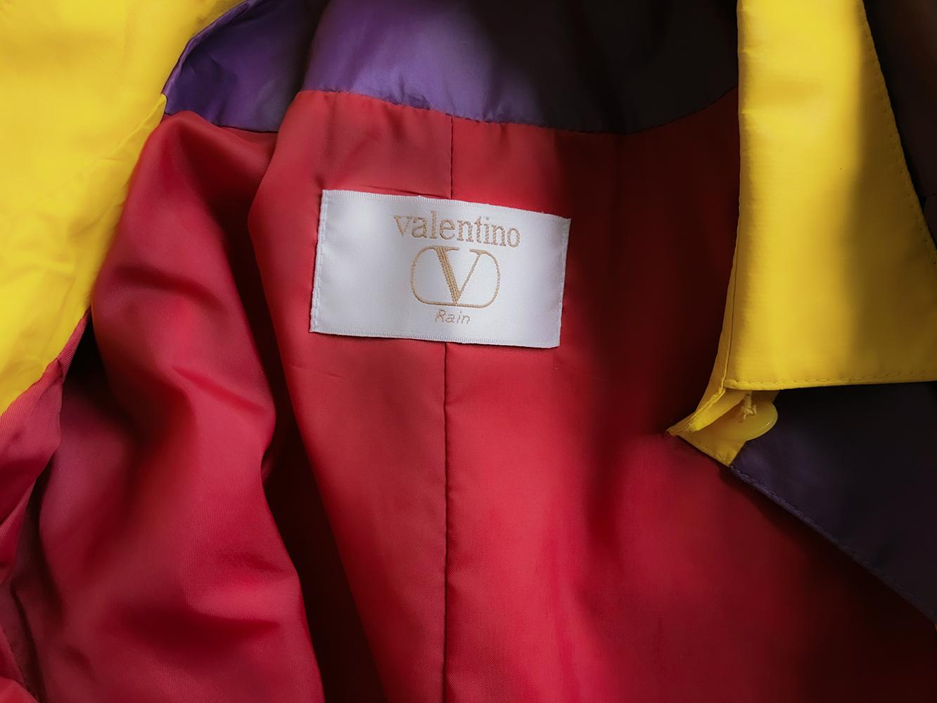 Seltener Valentino Regenmantel Vintage Trenchcoat Lila Violett Gelb Damen im Angebot