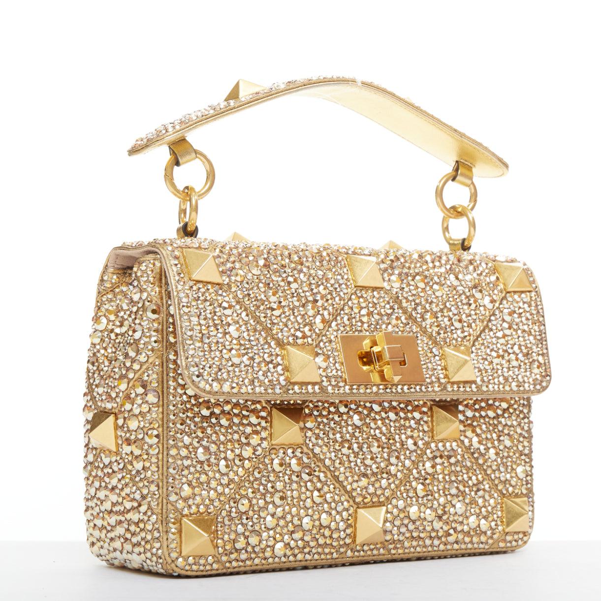 Beige rare VALENTINO Roman Stud Medium rhinestone crystal chain turnlock shoulder bag en vente