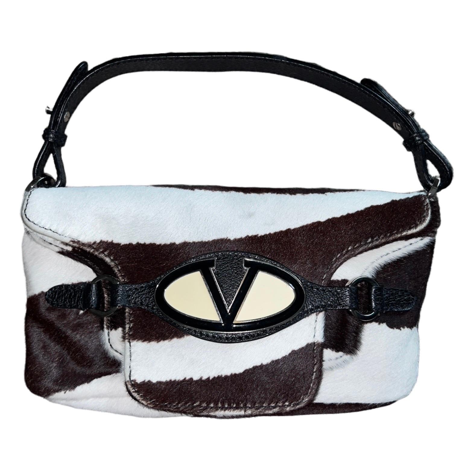 VALENTINO Y2K Rare sac à main baguette à double rabat en fourrure et cuir avec logo en V  Bon état - En vente à Switzerland, CH