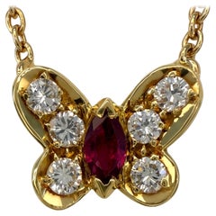 Rara collana Van Cleef & Arpels con rubino e diamanti Papillion Butterfly in oro 18k