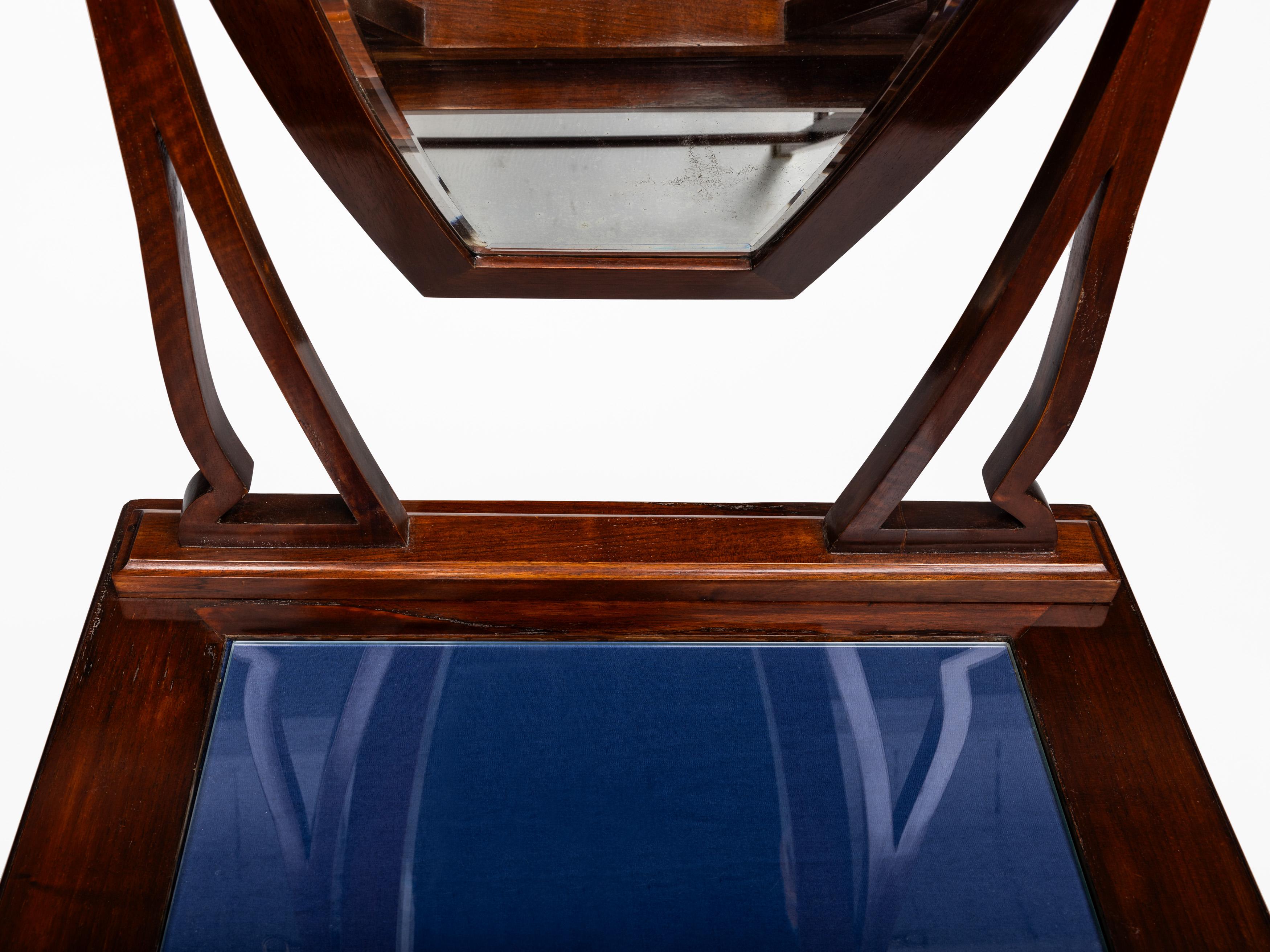 1910 vanity with mirror