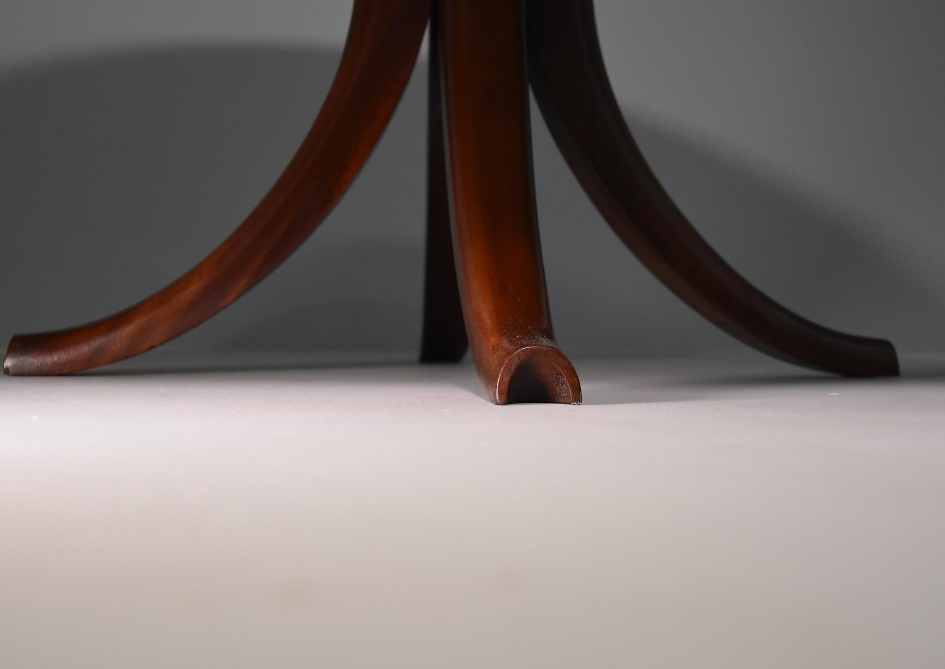 Variant rare de la grande table Pietro Chiesa pour Fontana Arte, 1940, miroir bleu Whit en vente 6