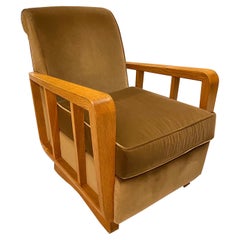 Raro sillón de salón tapizado en terciopelo de roble de Maxime Old.