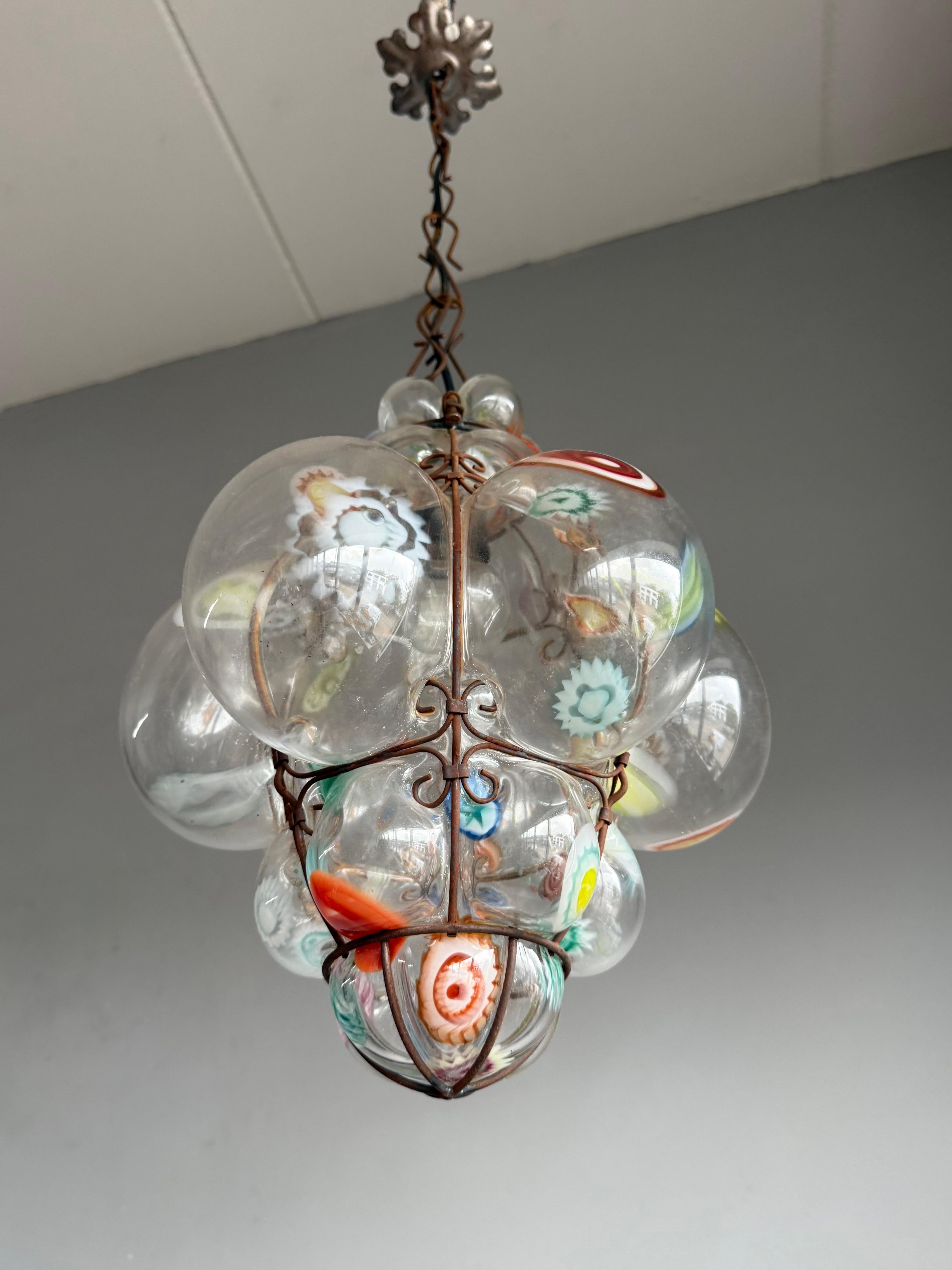 Rara lampada a sospensione di Murano Millefiori in vetro soffiato a bocca con cornice Seguso in vendita 2