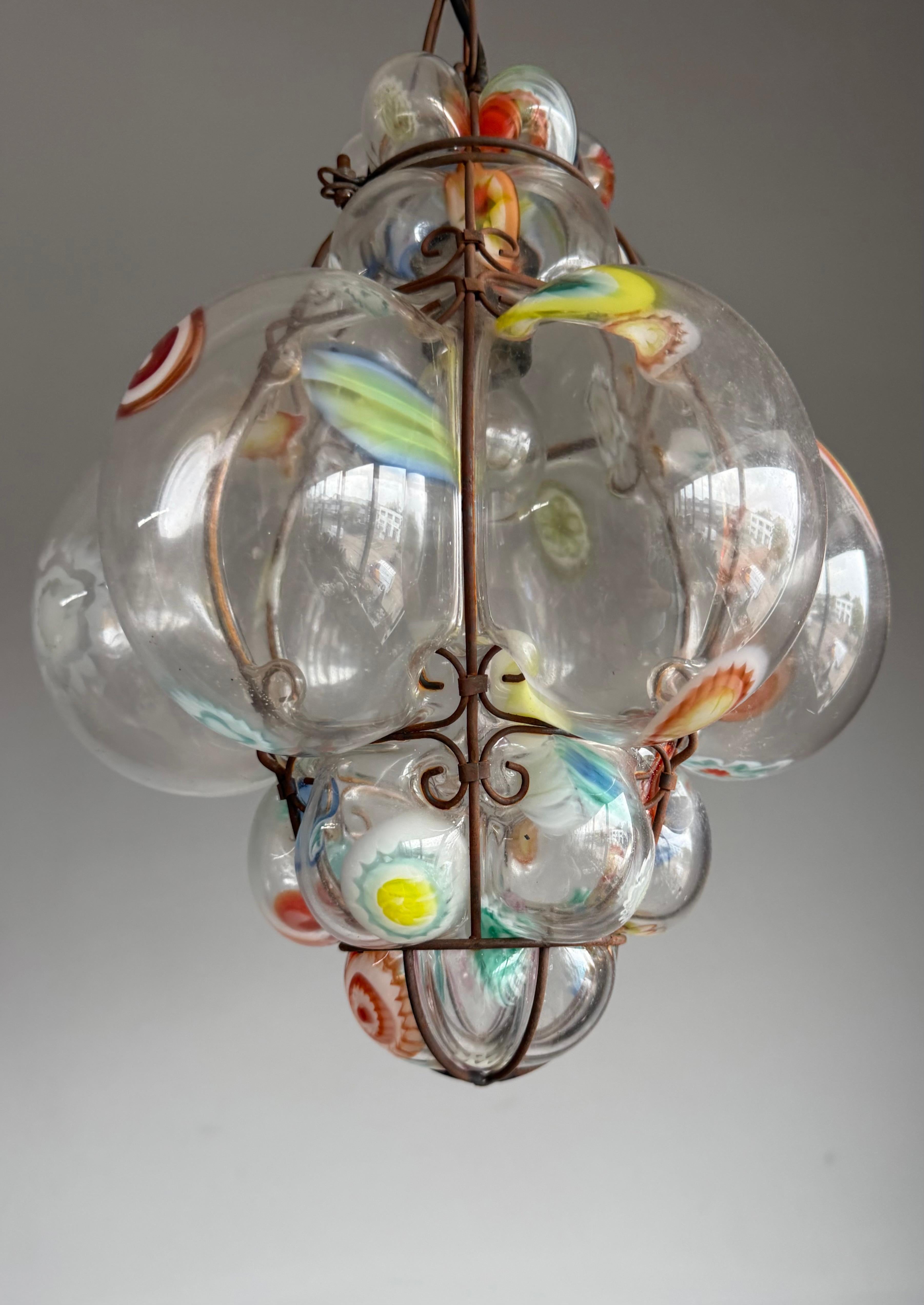 Fatto a mano Rara lampada a sospensione di Murano Millefiori in vetro soffiato a bocca con cornice Seguso in vendita
