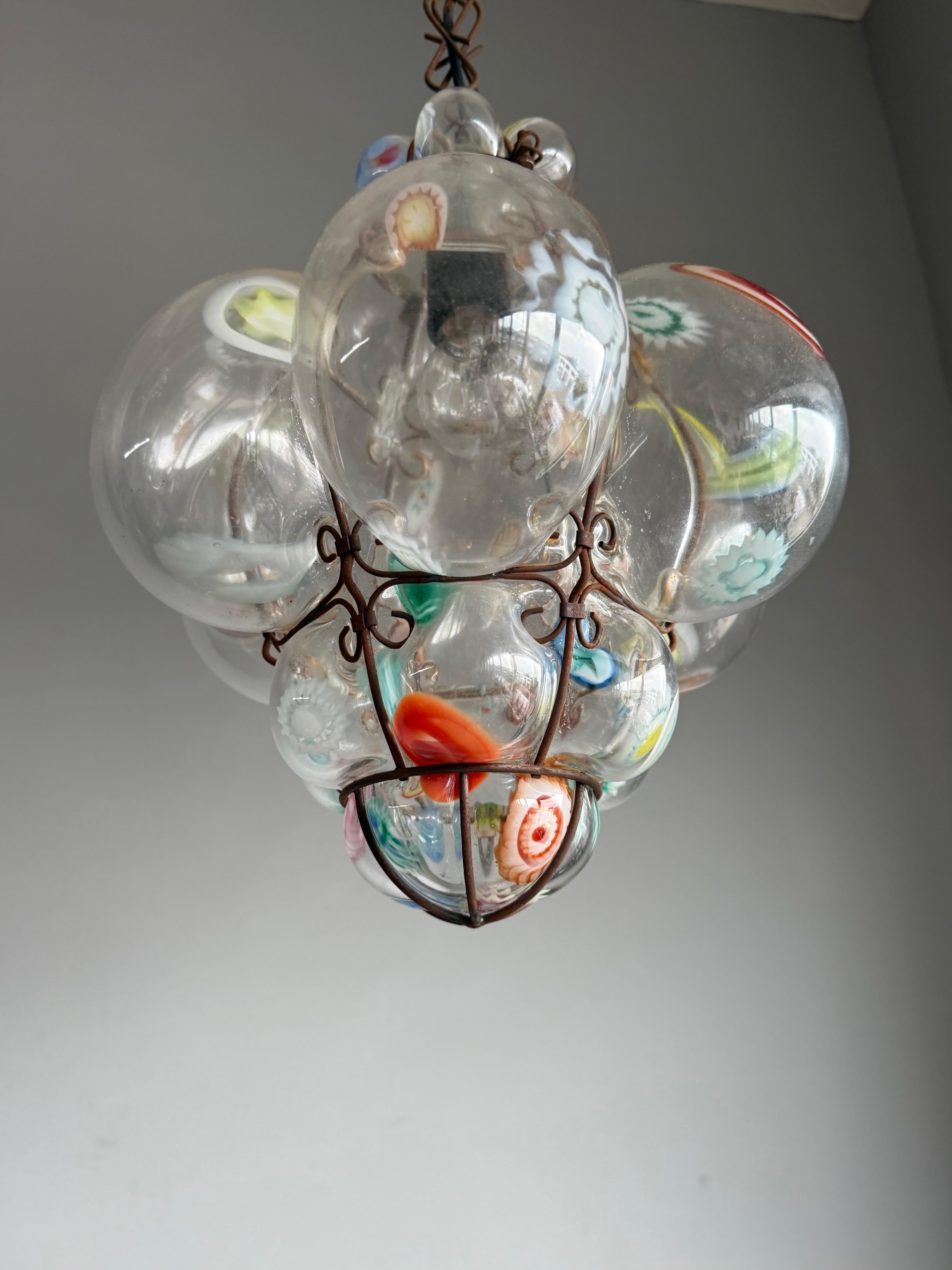 XX secolo Rara lampada a sospensione di Murano Millefiori in vetro soffiato a bocca con cornice Seguso in vendita