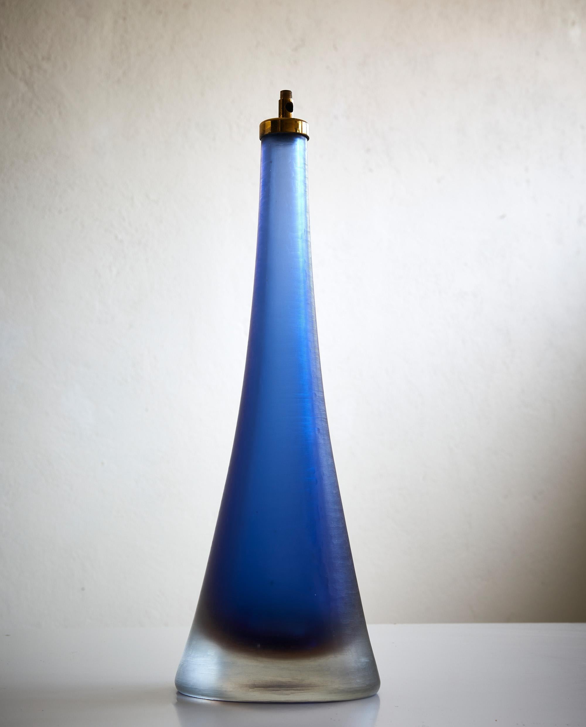 Seltene Tischleuchte von Paolo Venini inciso, sommerso, pesante Ed.Venini, Italien 1950 (Muranoglas) im Angebot