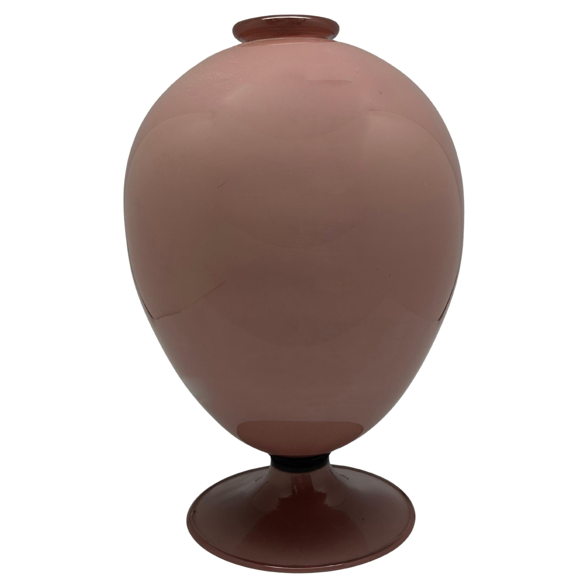 Vase Veronese en verre soufflé rose par Vittorio Zecchin – Murano, 1921 For Sale