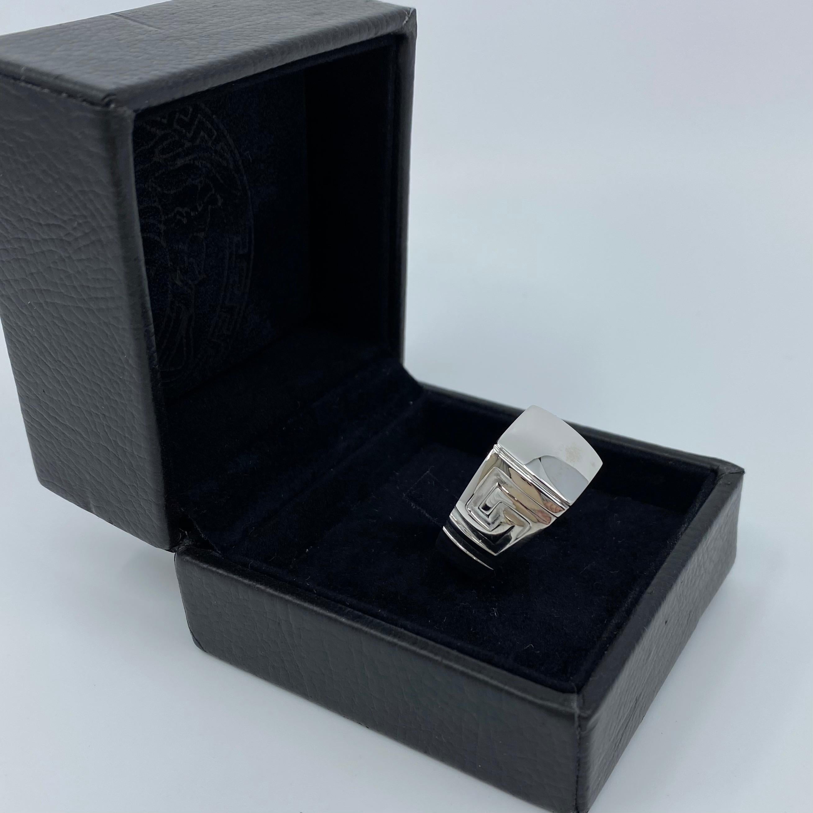 Rare Versace 18 Karat White Gold Signet Dome Greek Key Gents Men's Ring 6