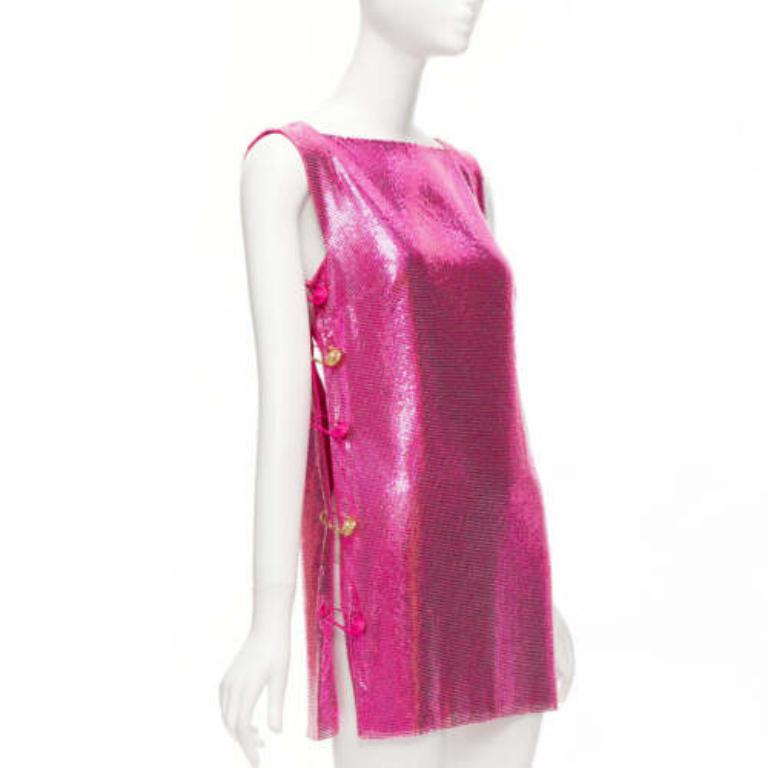 rare VERSACE 2022 Runway pink metal mesh chainmail Medusa safety pin mini dress IT38 XS
Reference: TGAS/D01068
Brand: Versace
Designer: Donatella Versace
Collection: 2022 - Runway
As seen on: Naomi Campbell
Material: Metal
Color: Pink, Gold
Pattern: