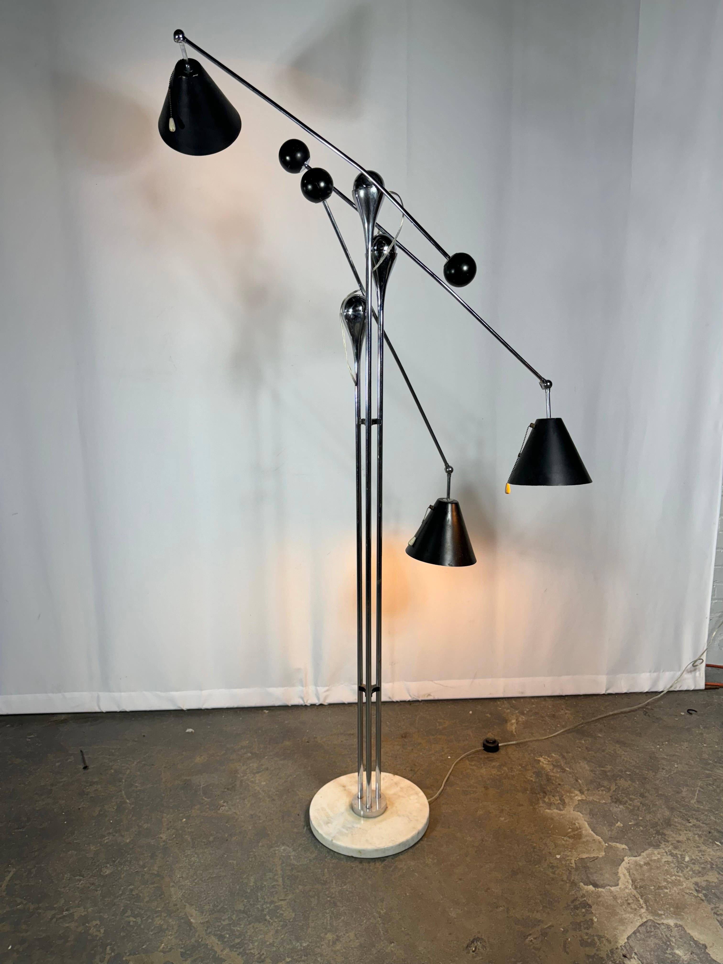 Rare Version Arredoluce Triennale mod. 14028 / Angelo Lelii , Lampada da terra For Sale 7