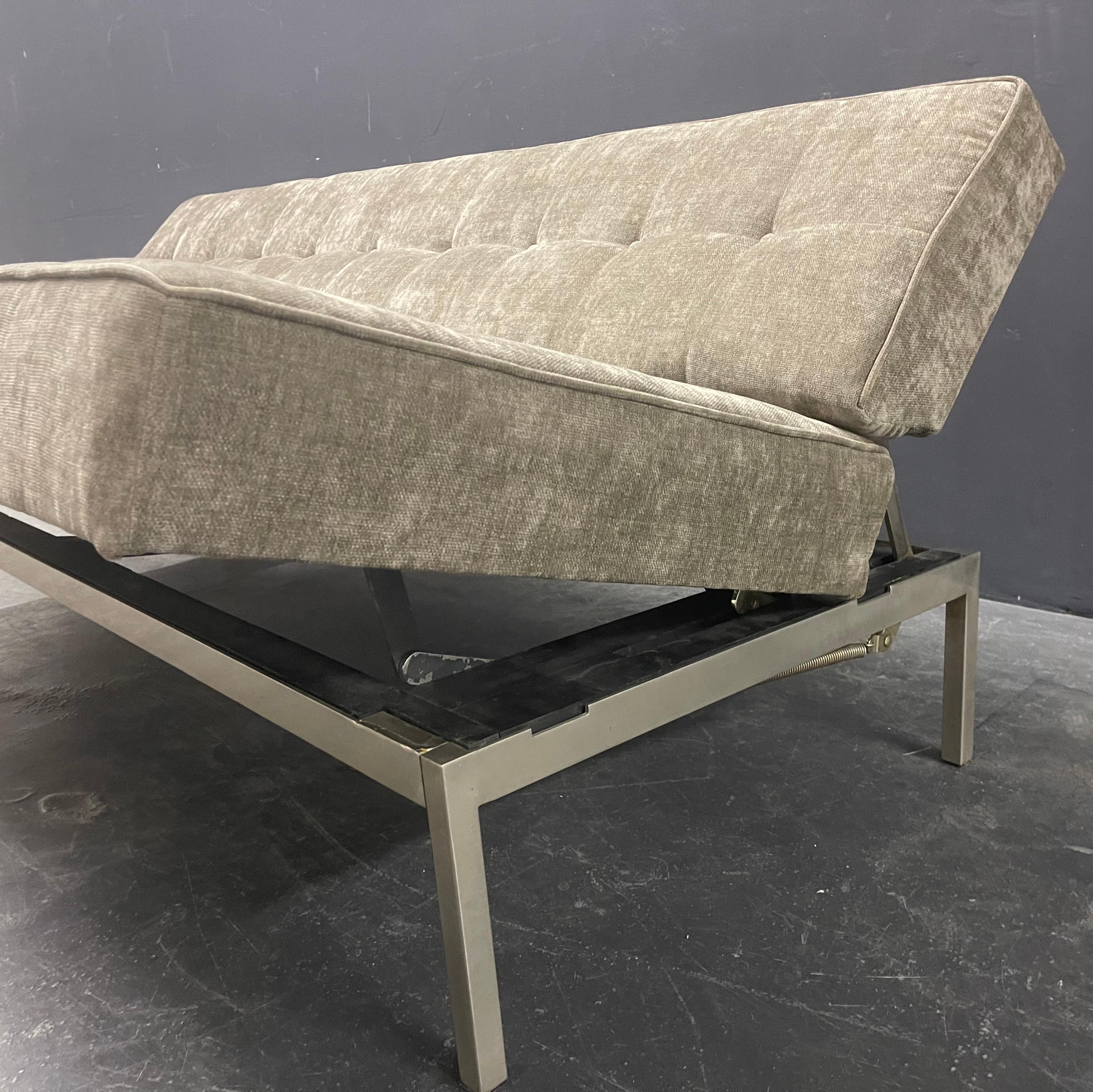 Rare Version of the Famous Constanze Daybed by Wittmann For Sale 2