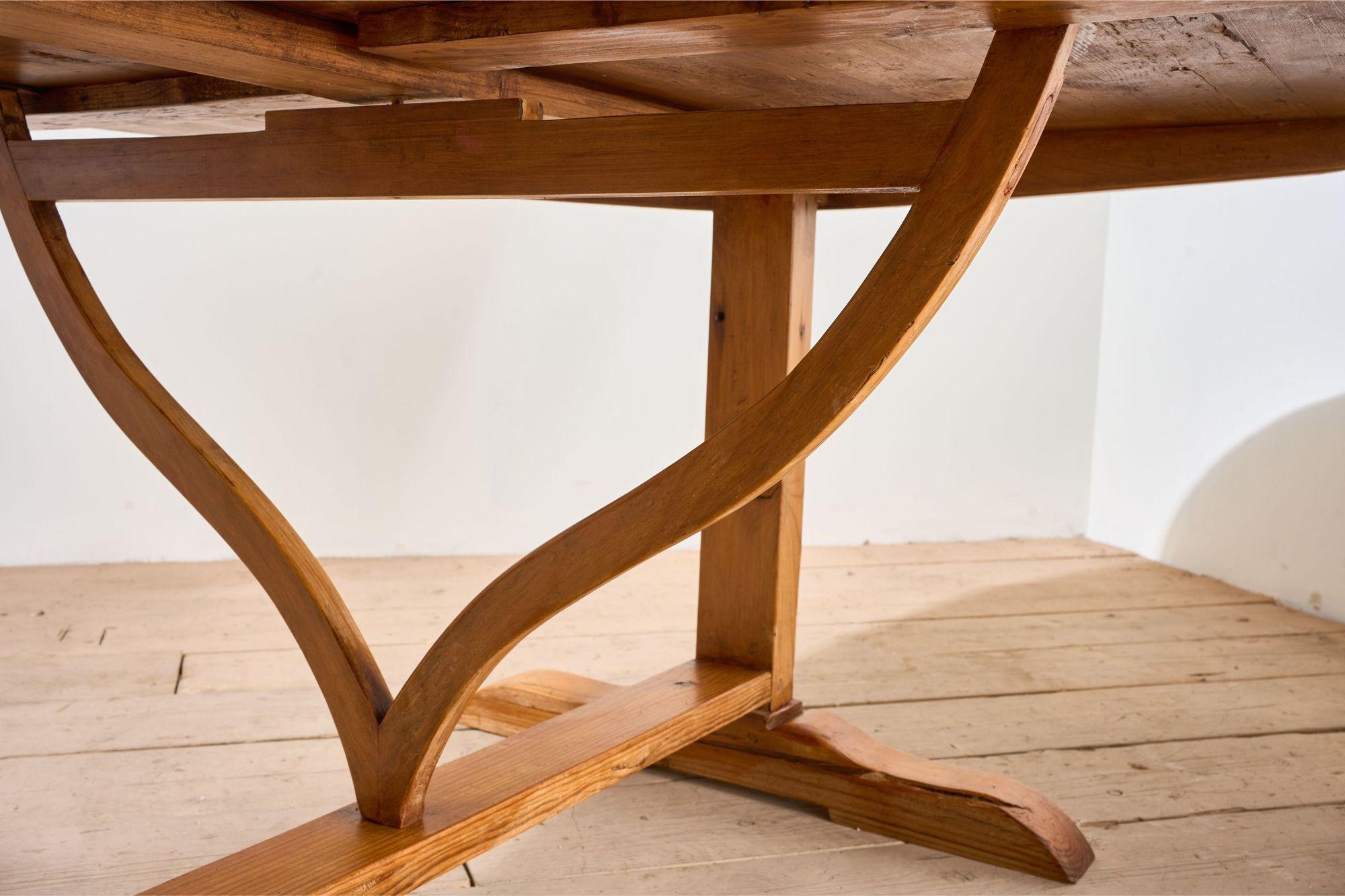 Rare et grande table Vendange en pin du 19ème siècle en vente 10