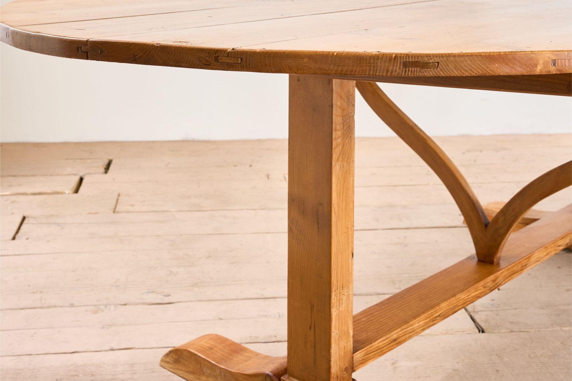 Rare et grande table Vendange en pin du 19ème siècle en vente 1