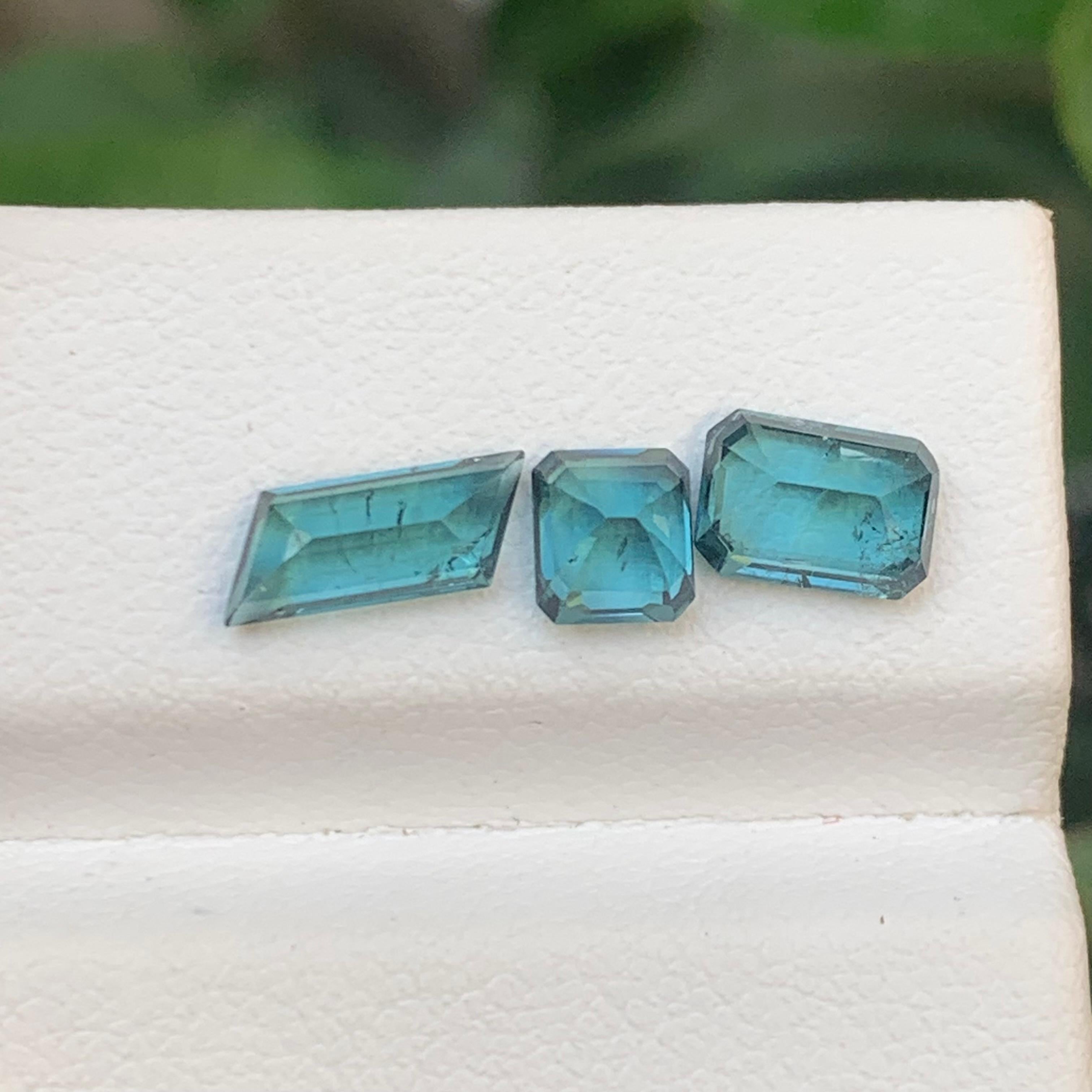 Women's or Men's Rare Vibrant Blue Natural Tourmaline Gemstones, 2.60 Ct Emerald Cut for Jewelry For Sale