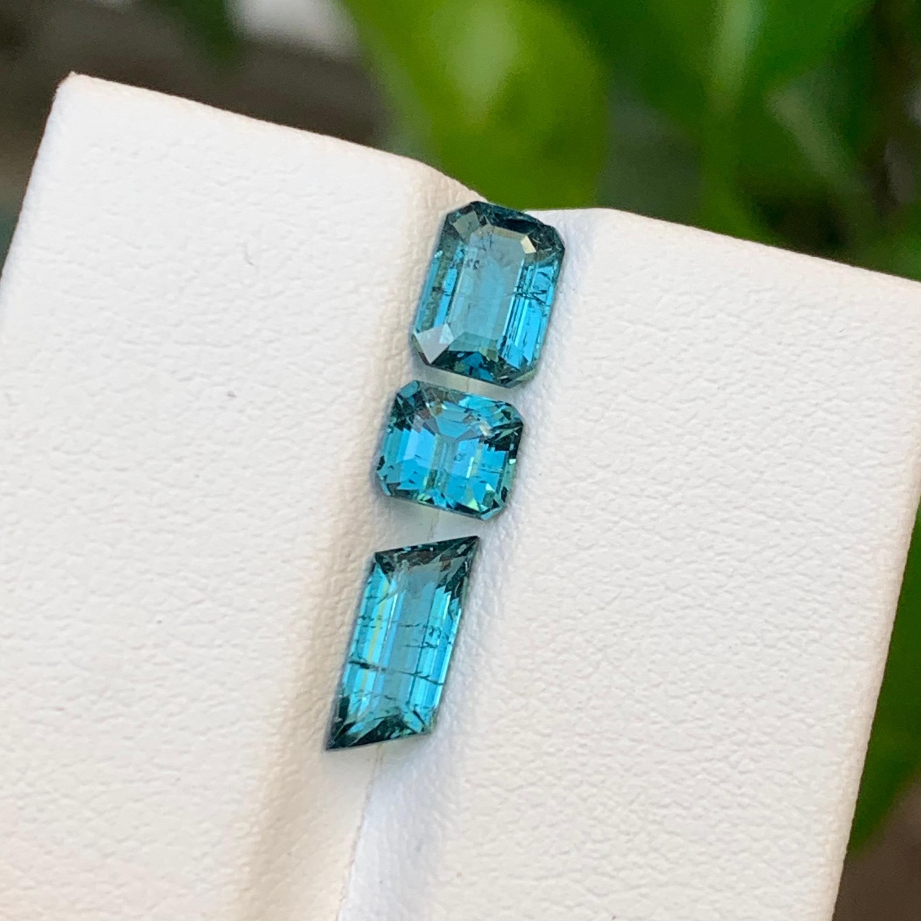 Rare Vibrant Blue Natural Tourmaline Gemstones, 2.60 Ct Emerald Cut for Jewelry For Sale 2