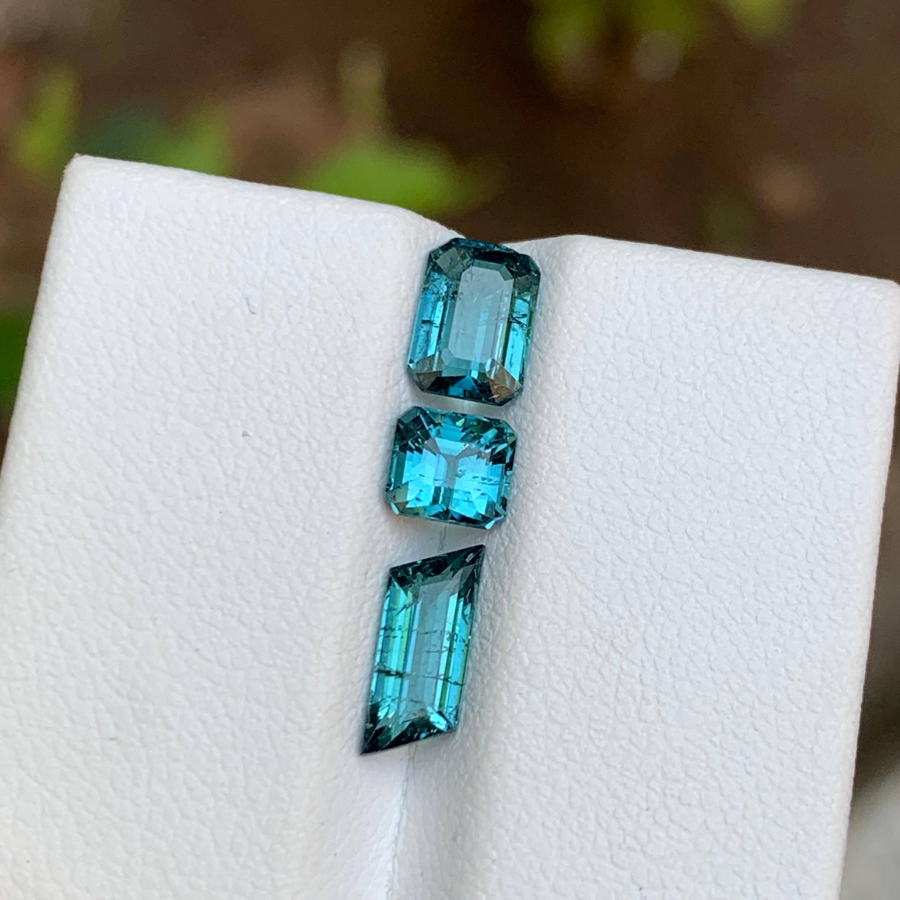 Rare Vibrant Blue Natural Tourmaline Gemstones, 2.60 Ct Emerald Cut for Jewelry For Sale 4