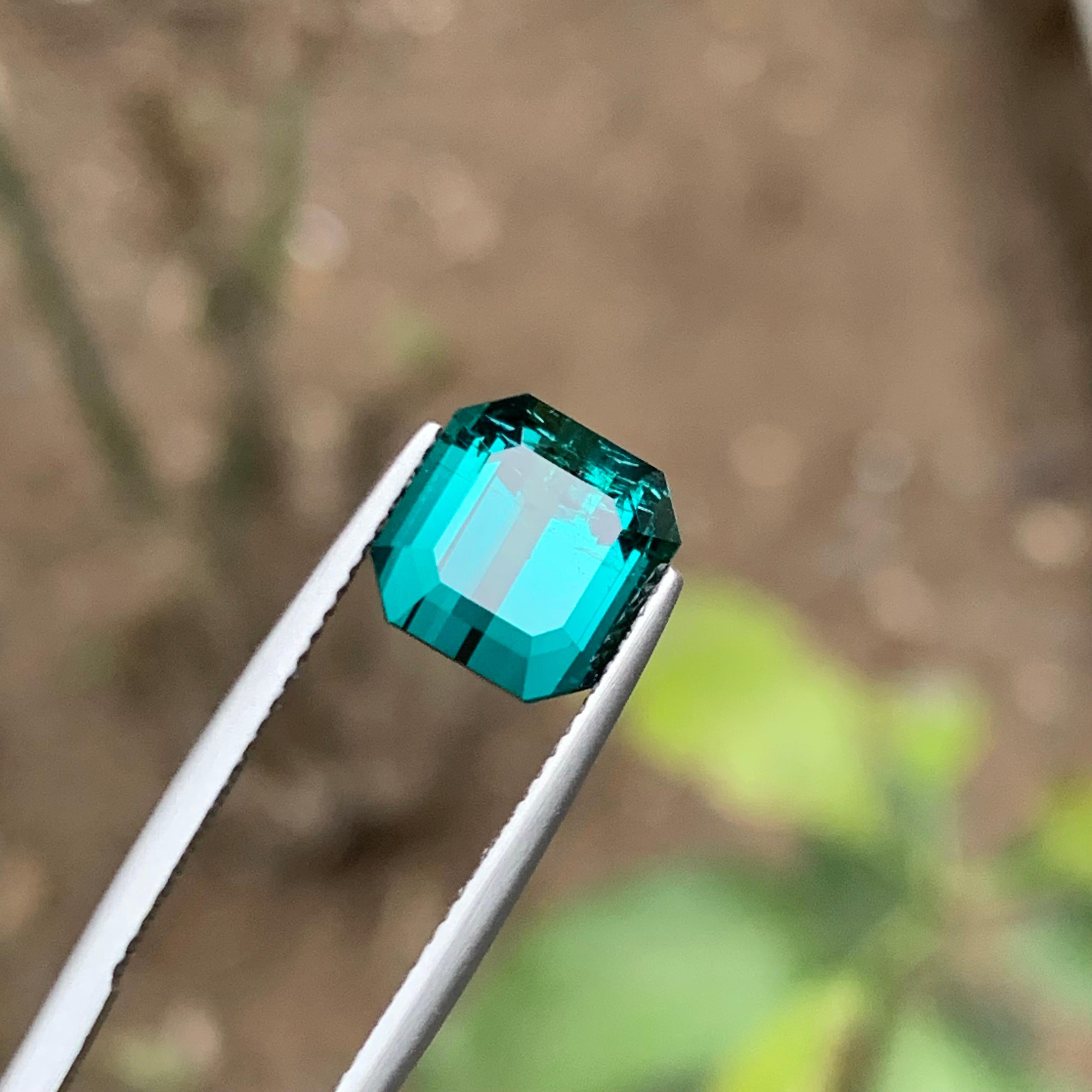 Rare Vibrant Lagoon Greenish Blue Tourmaline Gemstone, 4.20 Ct Emerald Cut-Ring For Sale 5