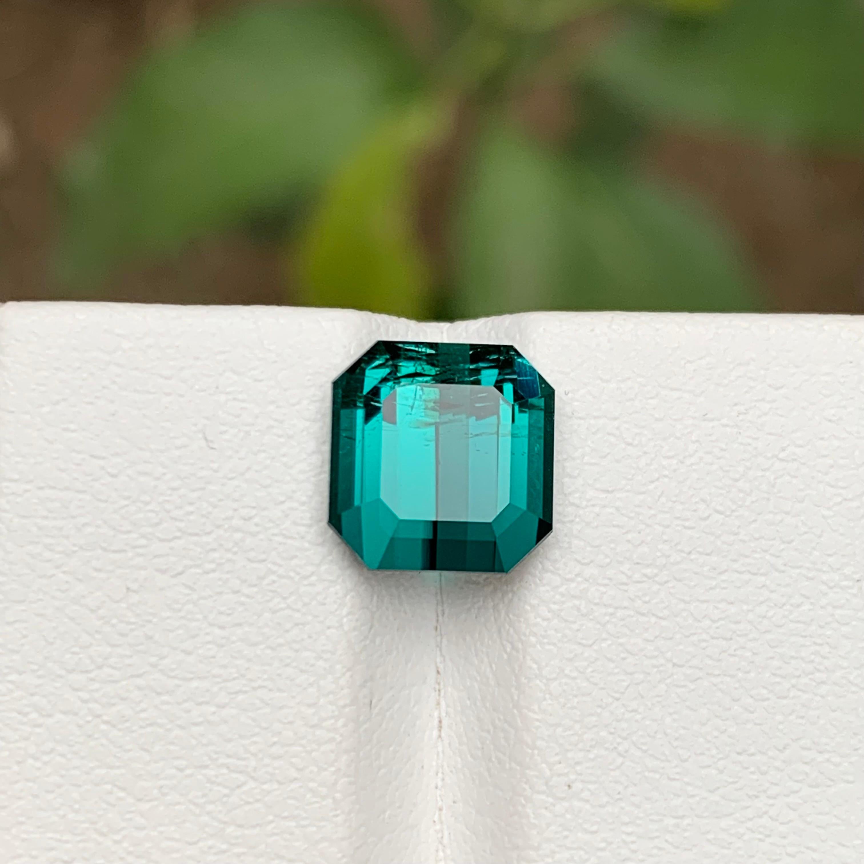 Rare Vibrant Lagoon Greenish Blue Tourmaline Gemstone, 4.20 Ct Emerald Cut-Ring For Sale 6