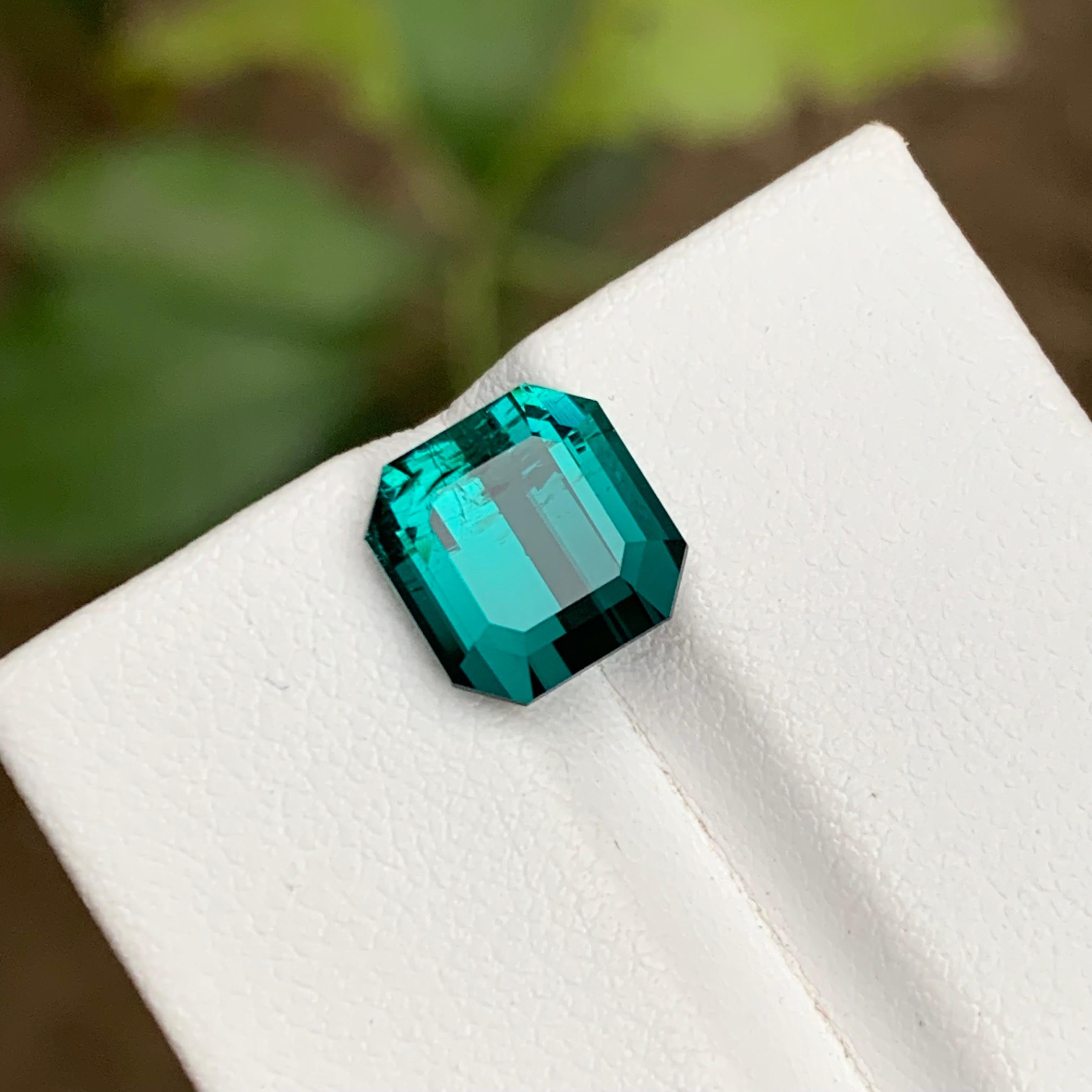 Rare Vibrant Lagoon Greenish Blue Tourmaline Gemstone, 4.20 Ct Emerald Cut-Ring In New Condition For Sale In Peshawar, PK