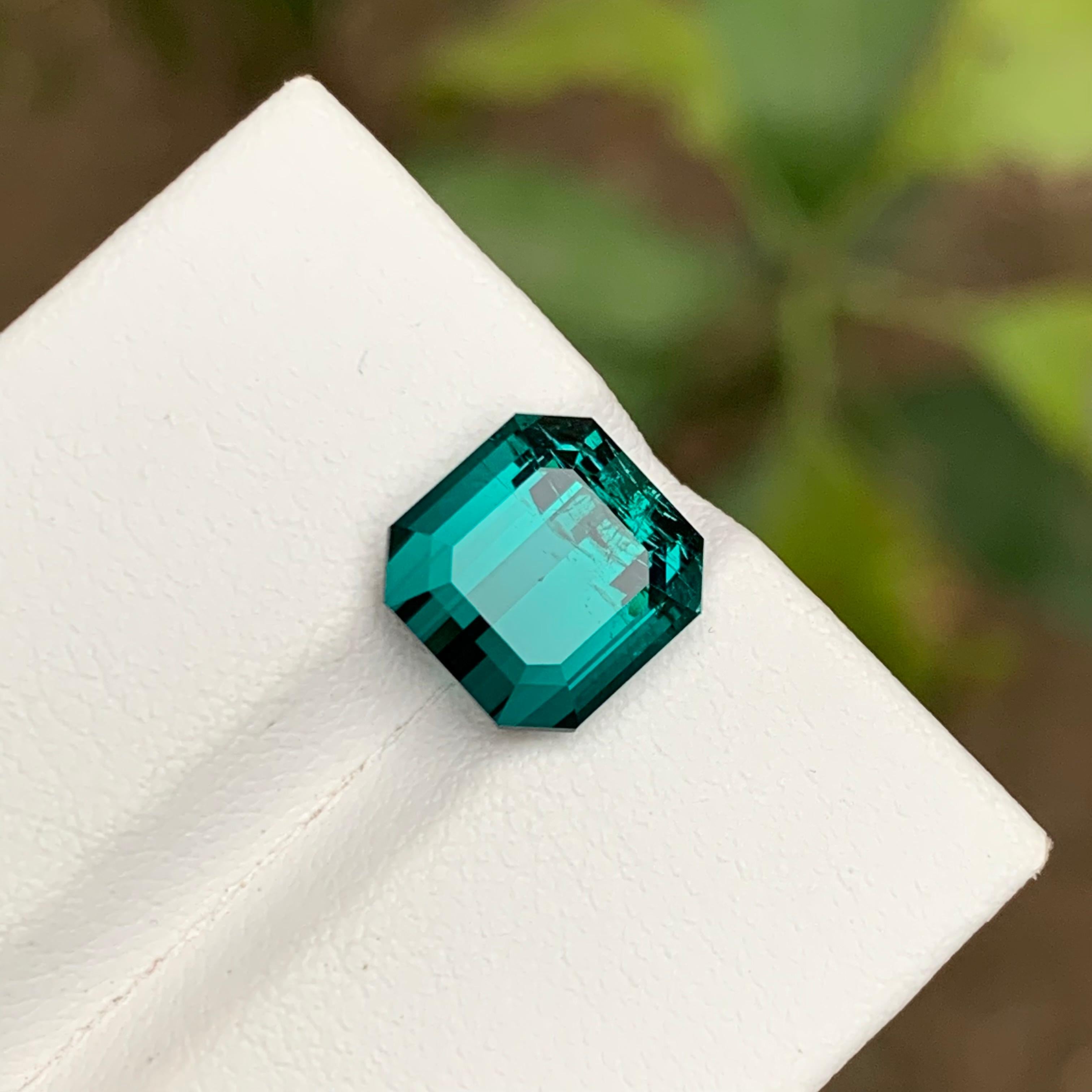 Rare Vibrant Lagoon Greenish Blue Tourmaline Gemstone, 4.20 Ct Emerald Cut-Ring For Sale 2