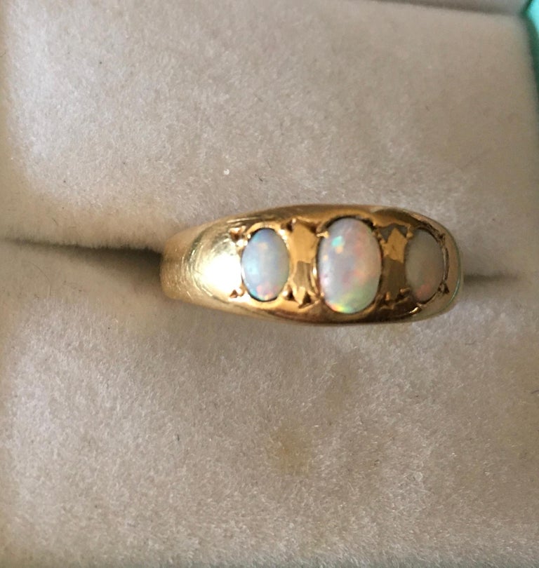 Rare Victorian 18 ct gold and Opal gypsy ring