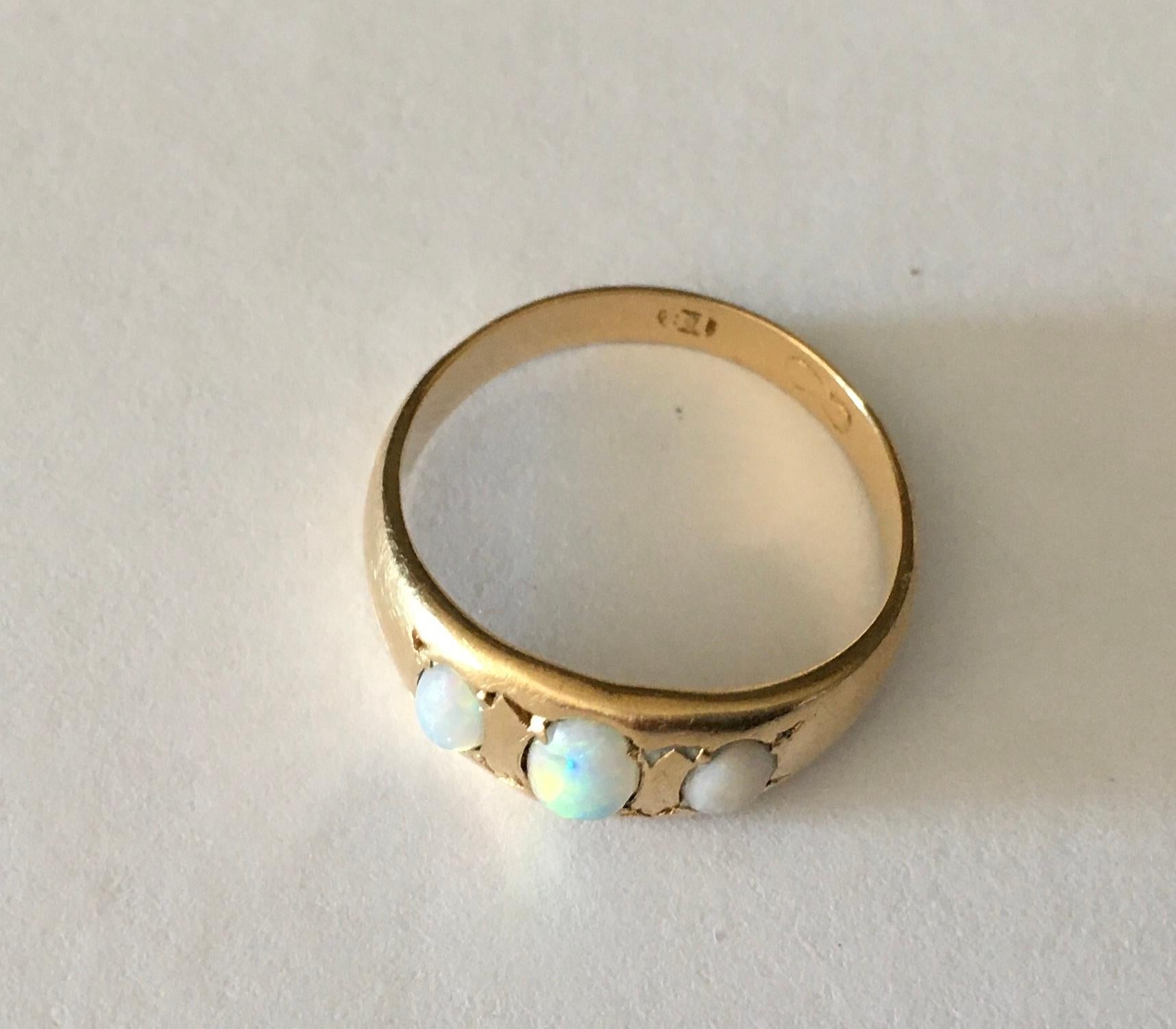 Seltener viktorianischer 18 kt Gold und Opal Zigeunerring (Spätviktorianisch)