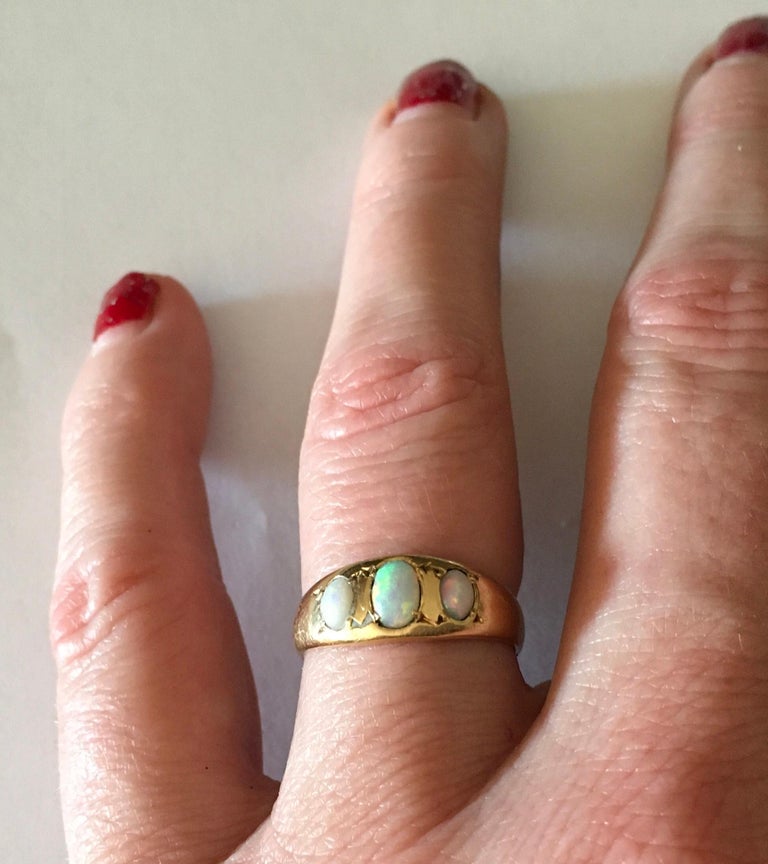 Rare Victorian 18 ct gold and Opal gypsy ring