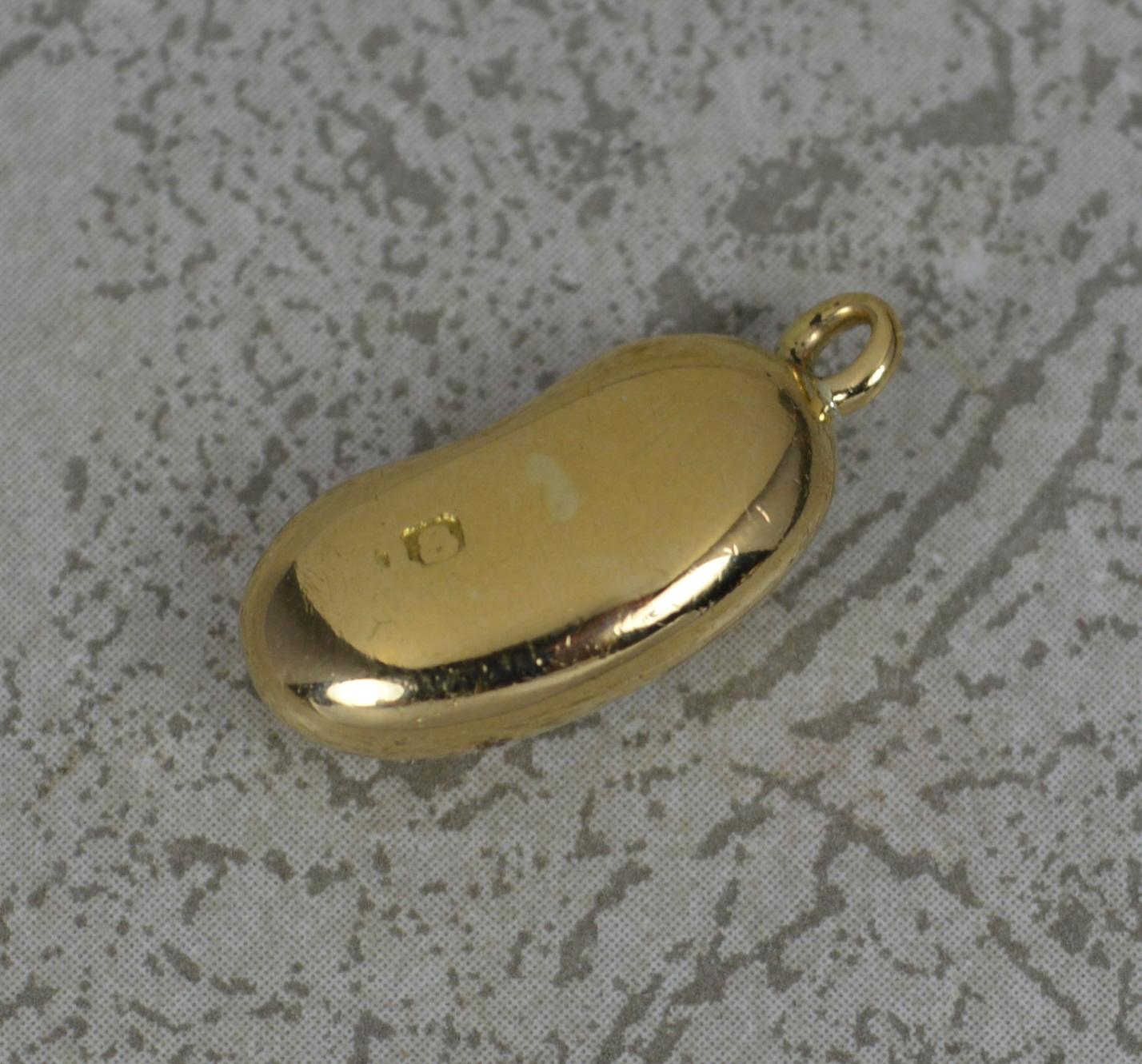 Rare Victorian 18ct Yellow Gold and Turquoise Kidney Bean Charm In Good Condition In St Helens, GB