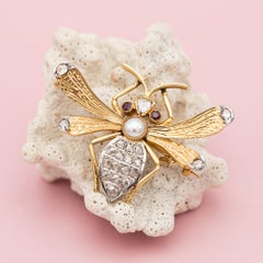 Rare Victorian brooch - 18 K Yellow gold Queen Bee set with rose cut diamond