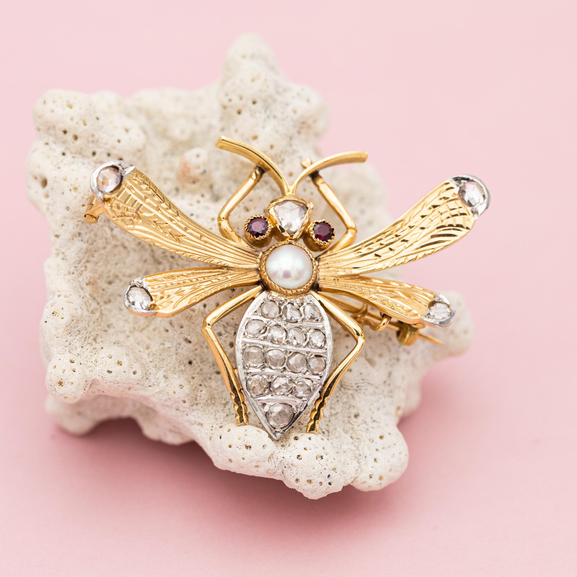 Victorien Rare broche victorienne Queen Bee en or jaune 18 carats sertie de diamants taille rose en vente