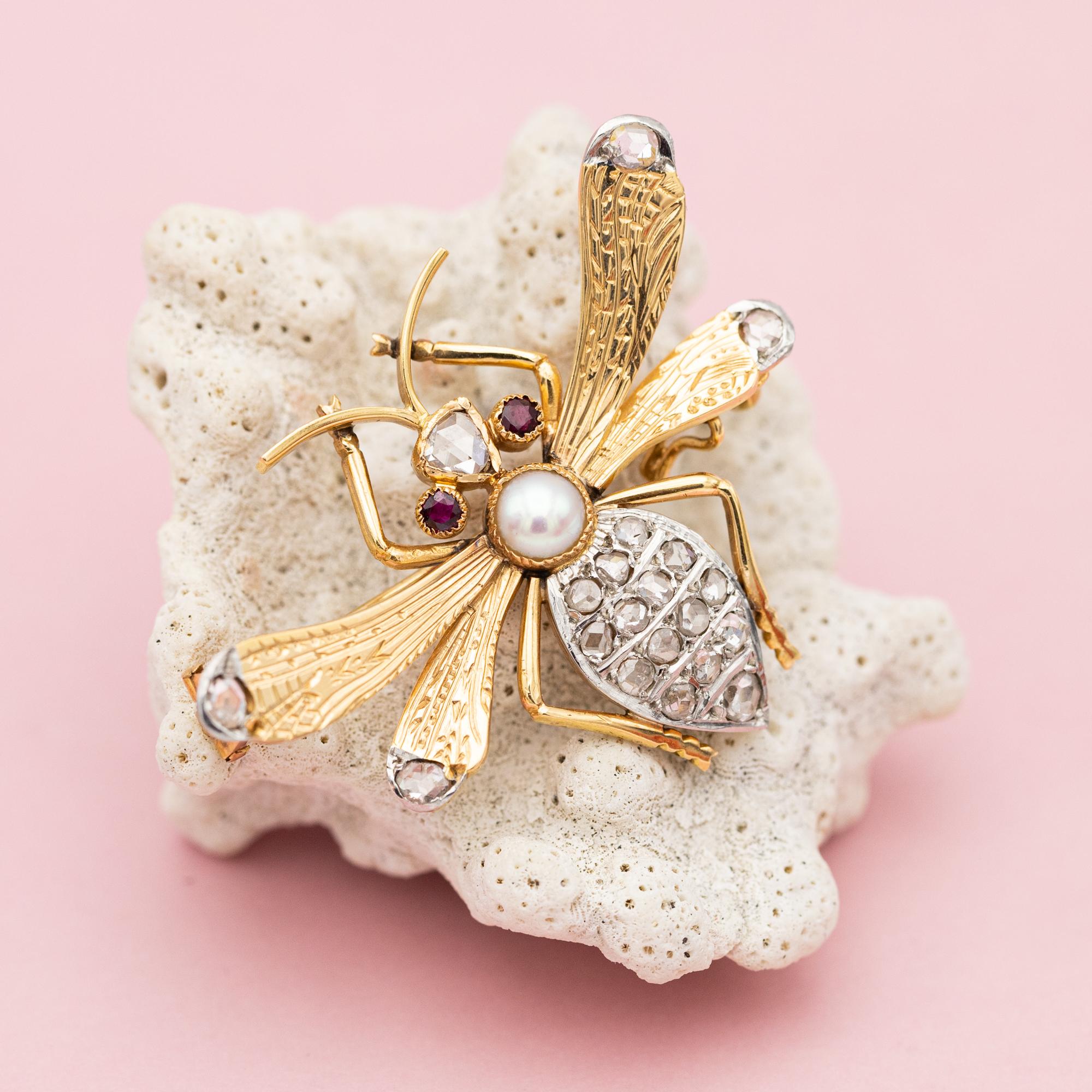 Rose Cut Rare Victorian brooch - 18 K Yellow gold Queen Bee set with rose cut diamond