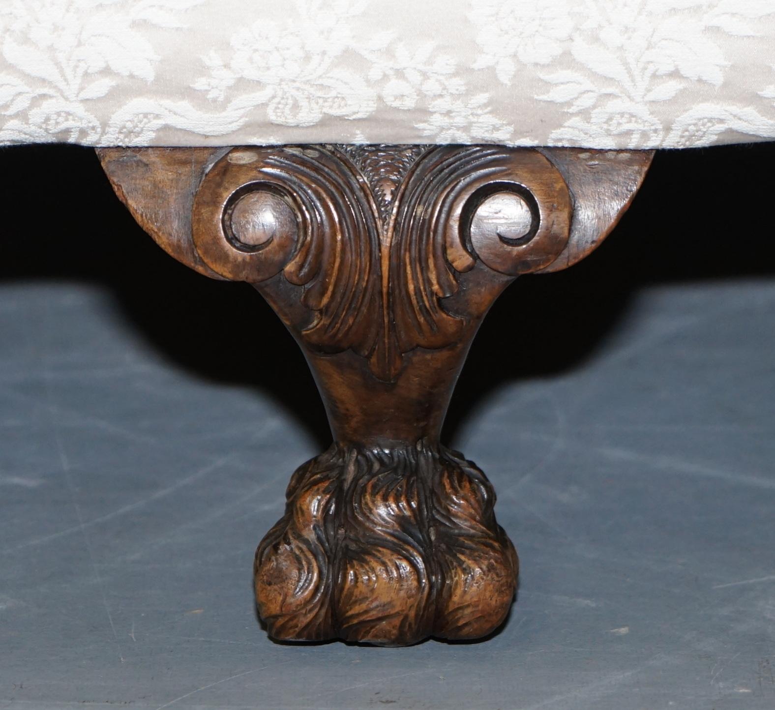 Rare Victorian Damask Upholstery Walnut Carved Lion Paw Feet Sofa Armchair Suite For Sale 1