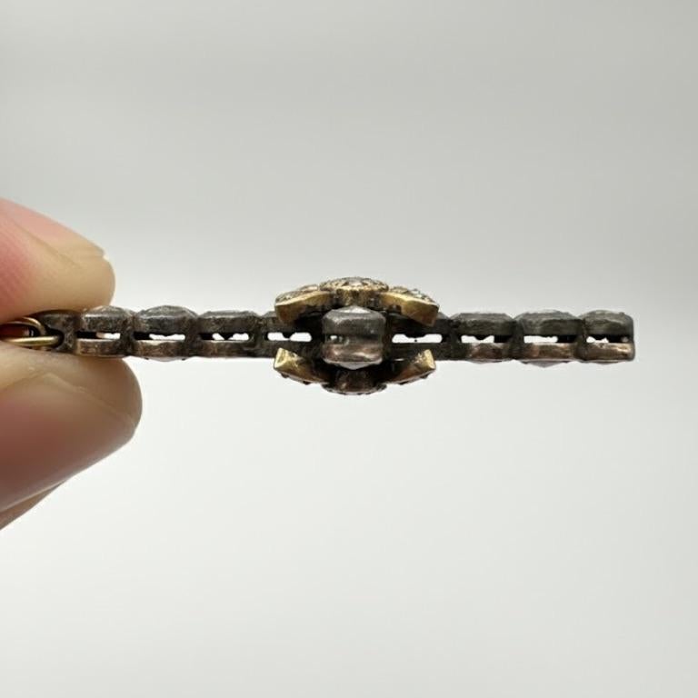 Taglio a rosa RARO Ciondolo a croce vittoriano con diamante, fine XIX secolo, oro e argento (0,45ct) in vendita