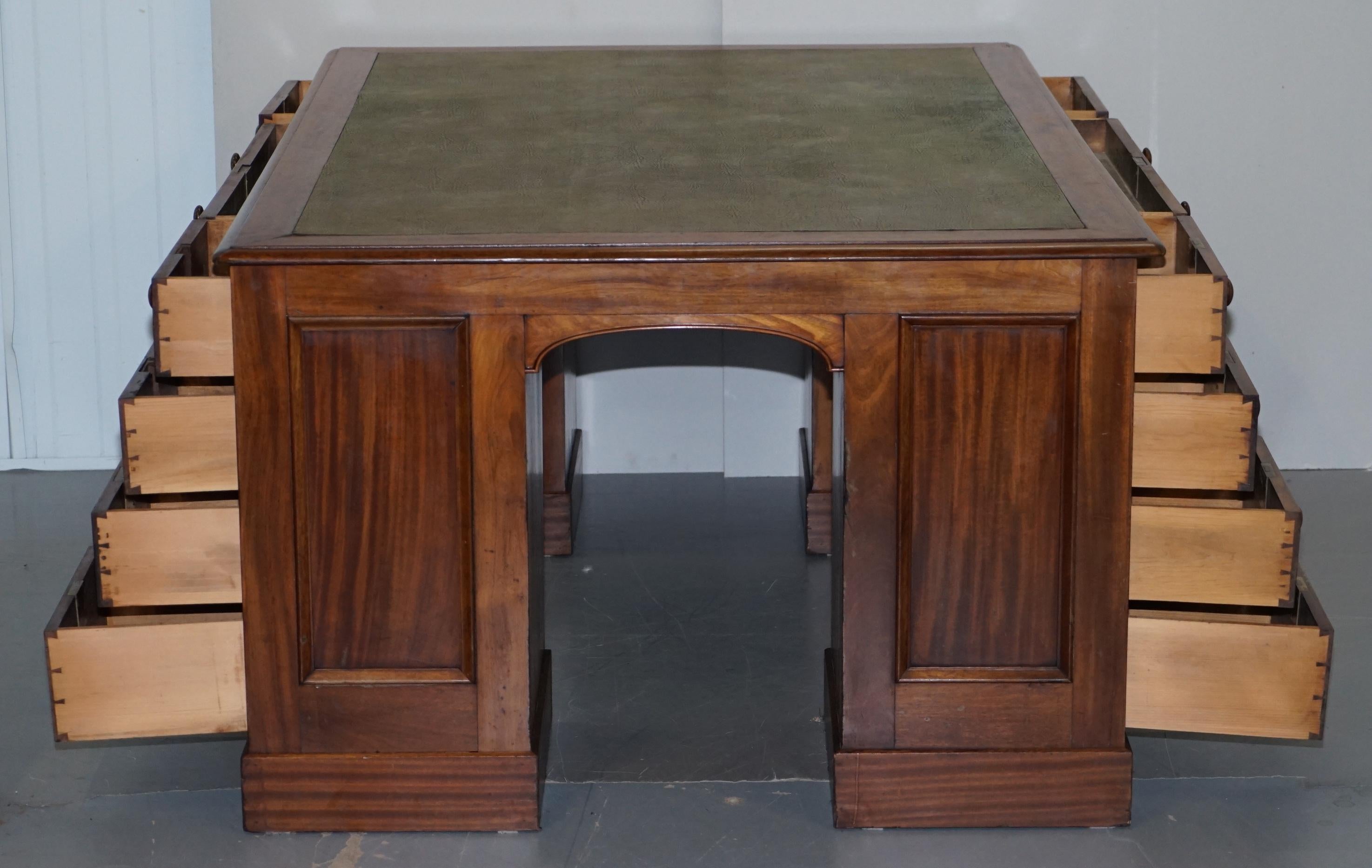 Rare Victorian Four-Sided Quad Pedestal Desk in Flamed Hardwood Green Leather For Sale 5