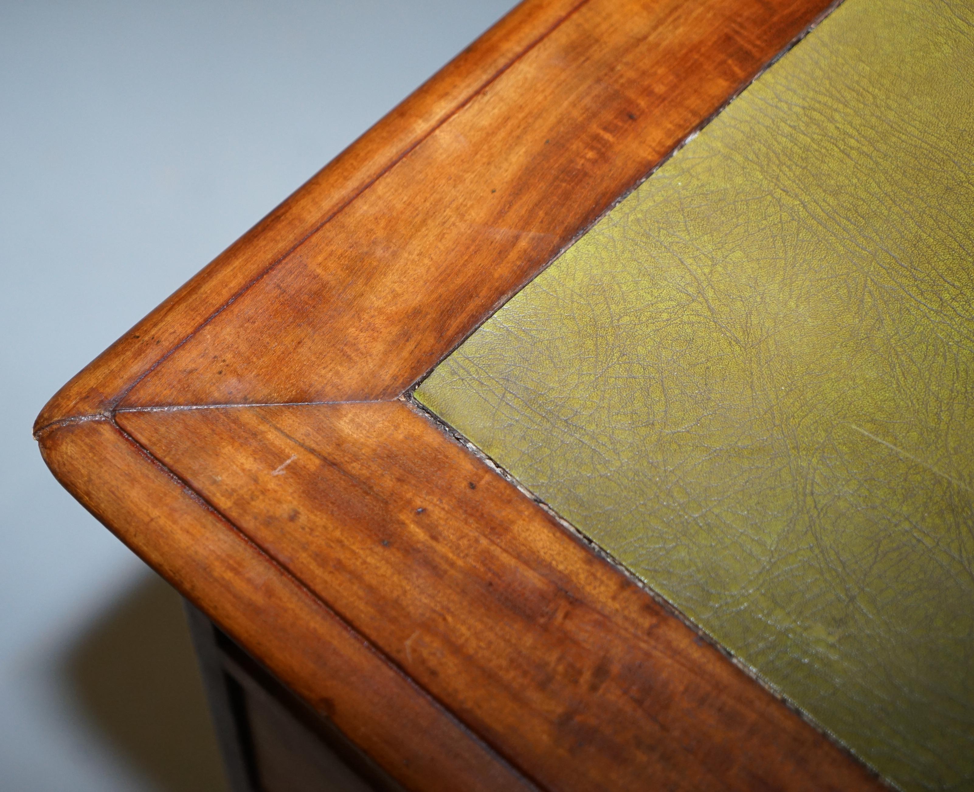 Rare Victorian Four-Sided Quad Pedestal Desk in Flamed Hardwood Green Leather For Sale 7