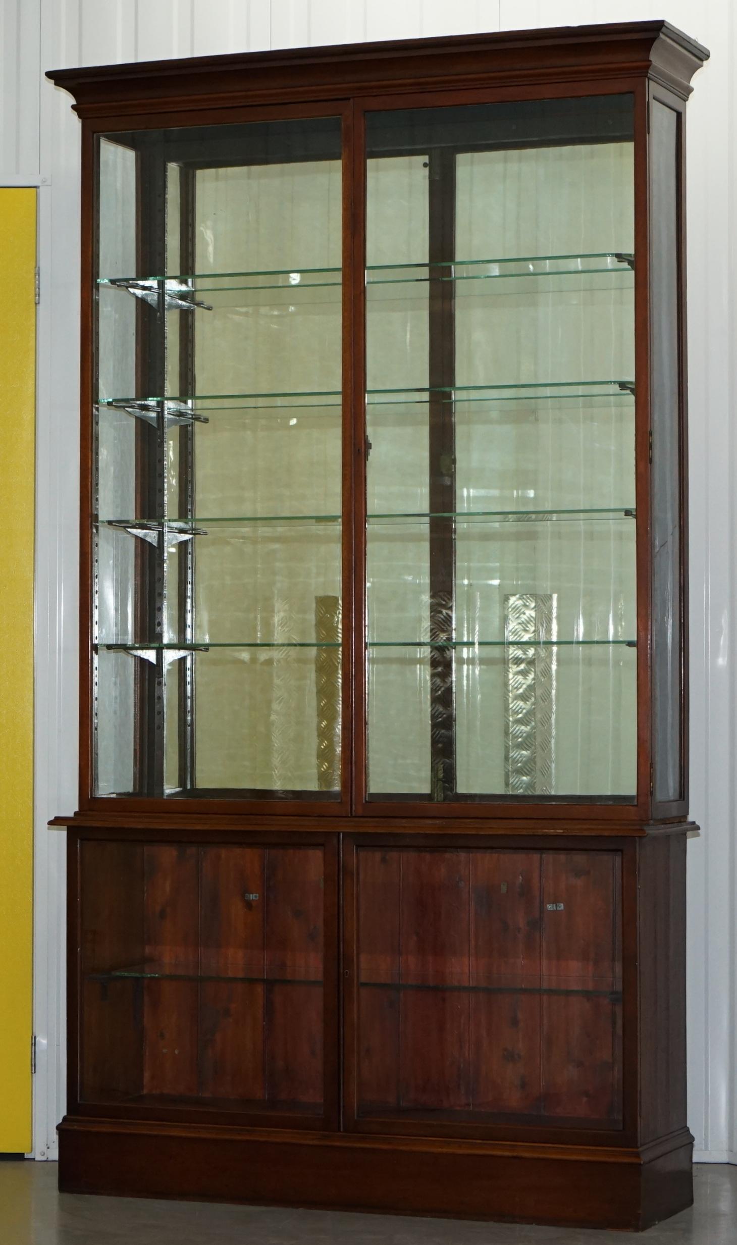 Seltene viktorianische Kurzwaren Apotheke Shops Cabinet voll verglaste Tür Bücherregal (Viktorianisch) im Angebot