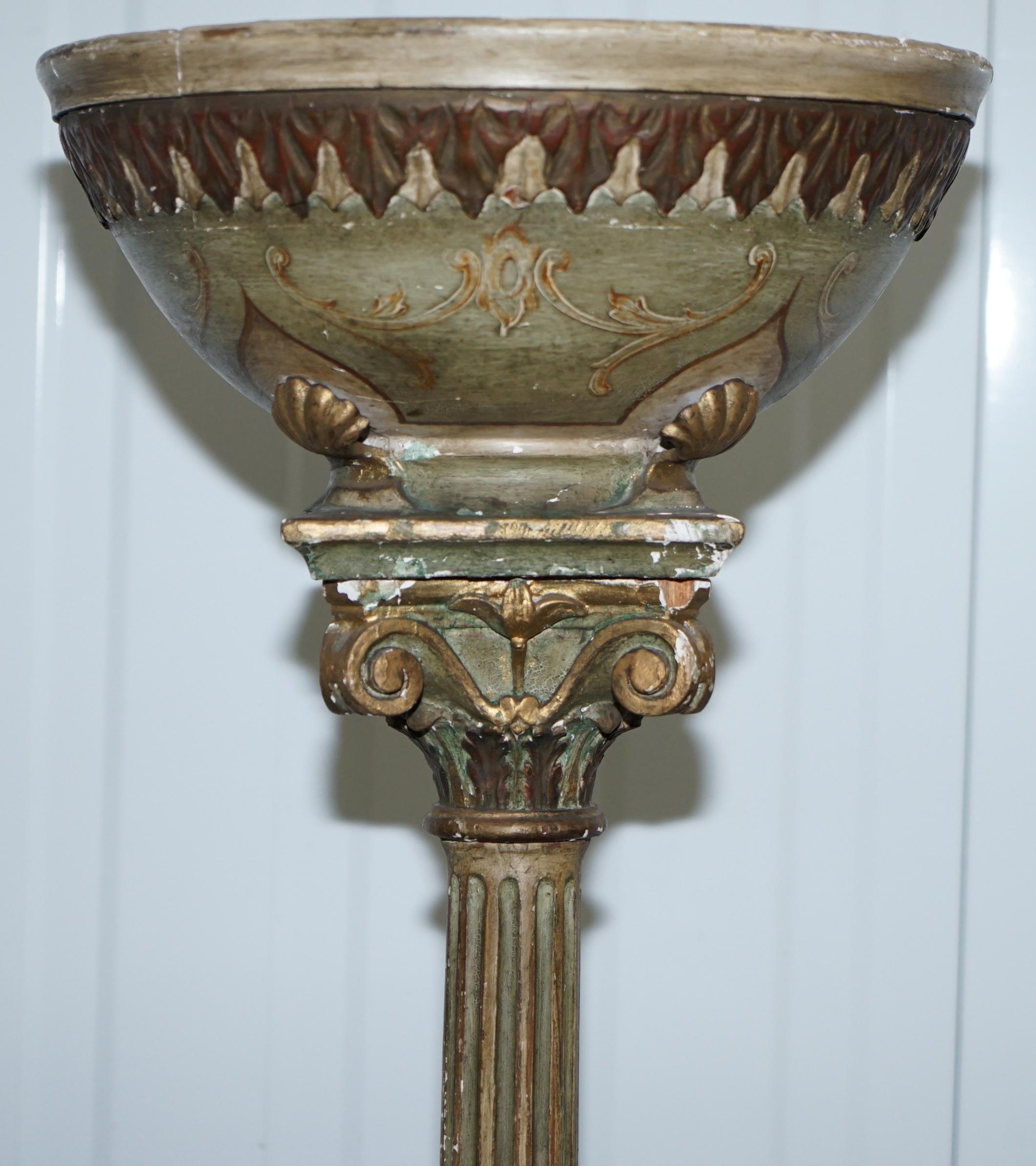 Romain classique Rare lampadaire victorien vénitien peint à la main et à pied en vente