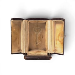 Rara caja victoriana de Howard & Co. para guardar llaves, siglo XIX