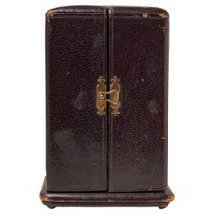 Rara caja victoriana de Howard & Co. para guardar llaves, siglo XIX