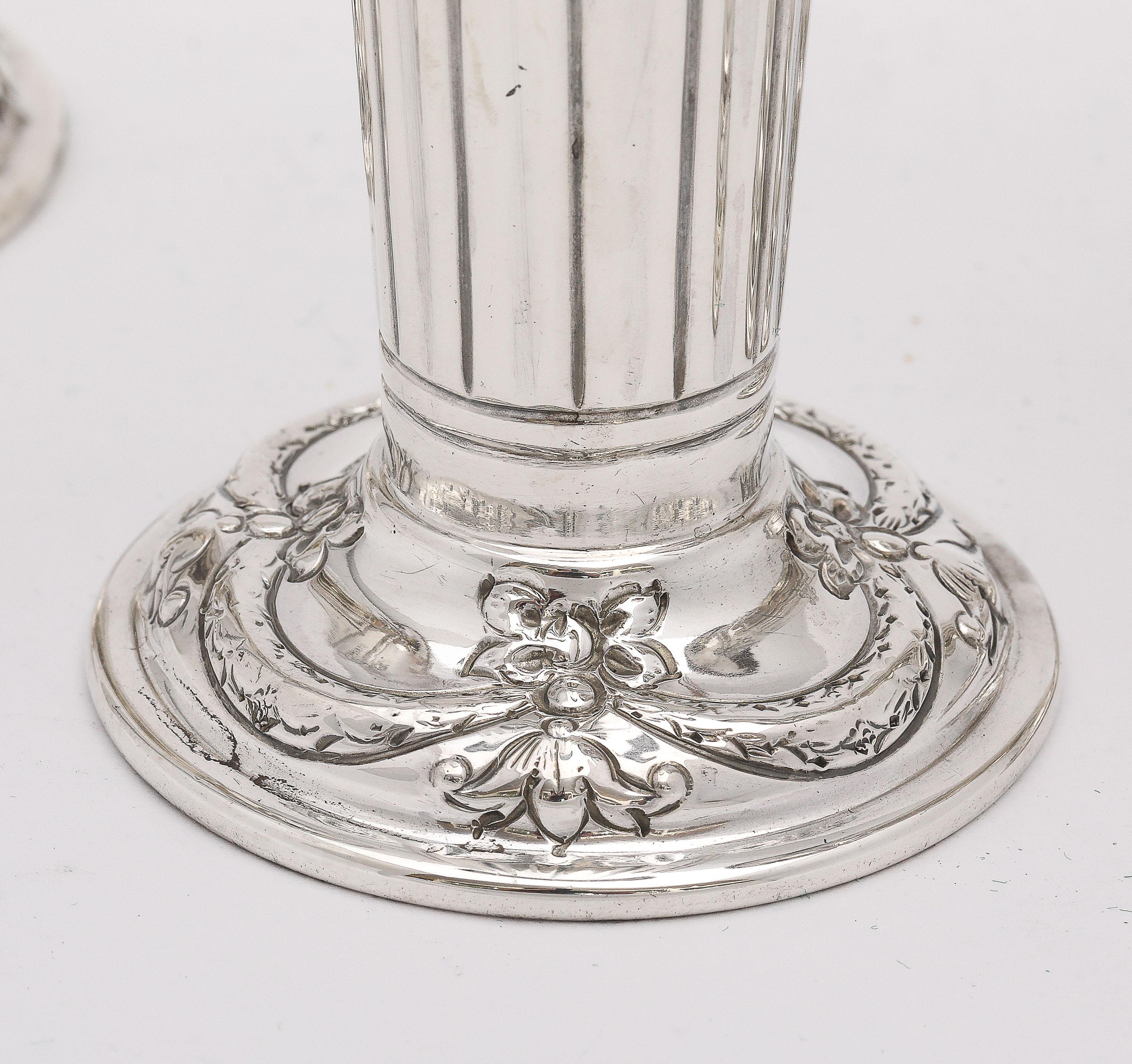Rare Victorian Period Set of Four Matching Sterling Silver Bud Vases By Atkin For Sale 6