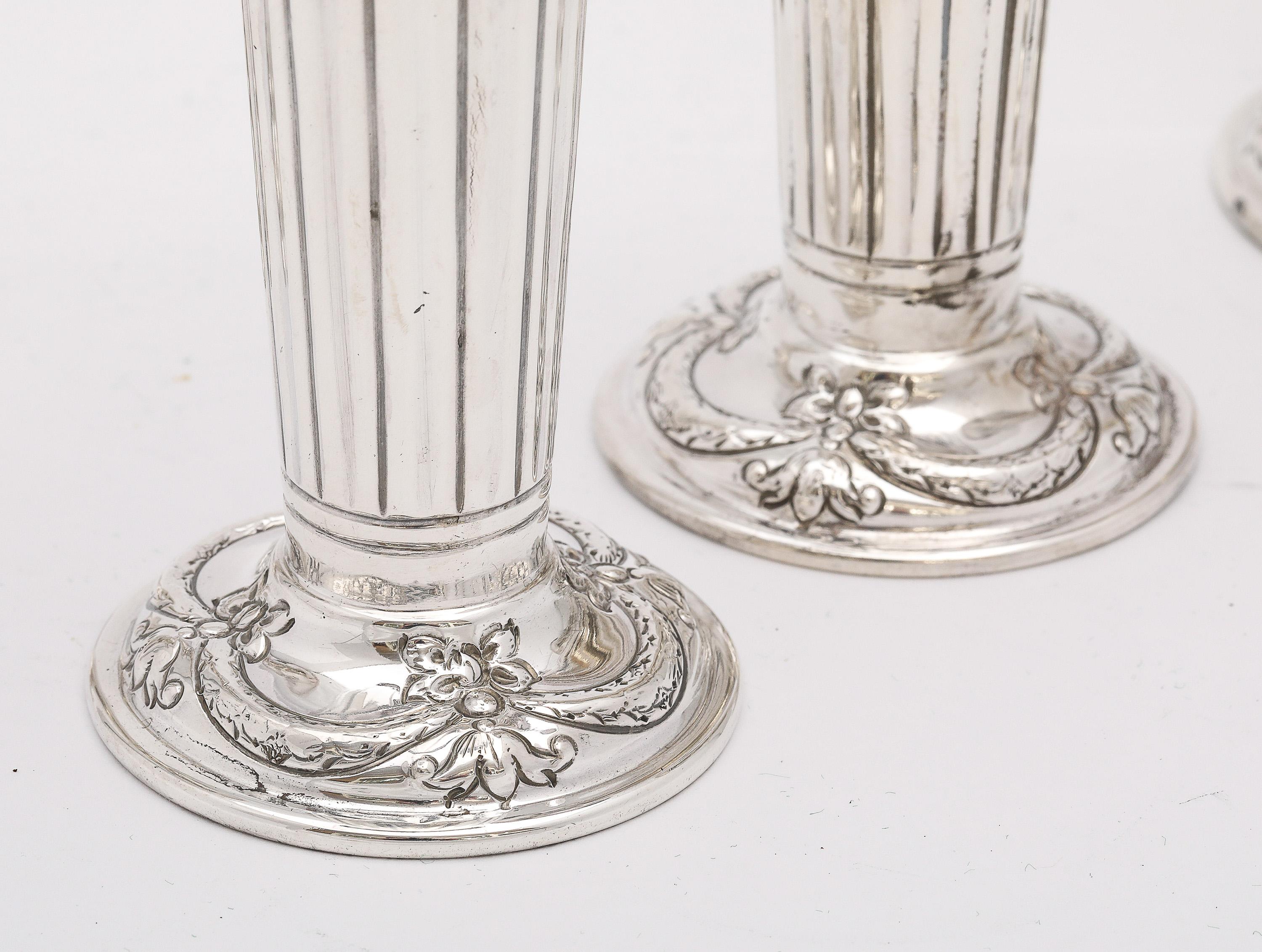 Rare Victorian Period Set of Four Matching Sterling Silver Bud Vases By Atkin For Sale 7