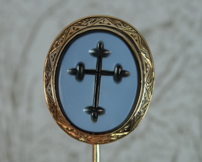 Rare Victorian Rose Gold and Sardonyx Cross Stick Tie Pin For Sale 2