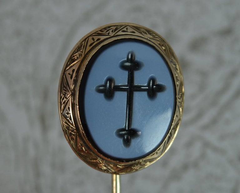 Rare Victorian Rose Gold and Sardonyx Cross Stick Tie Pin For Sale 3