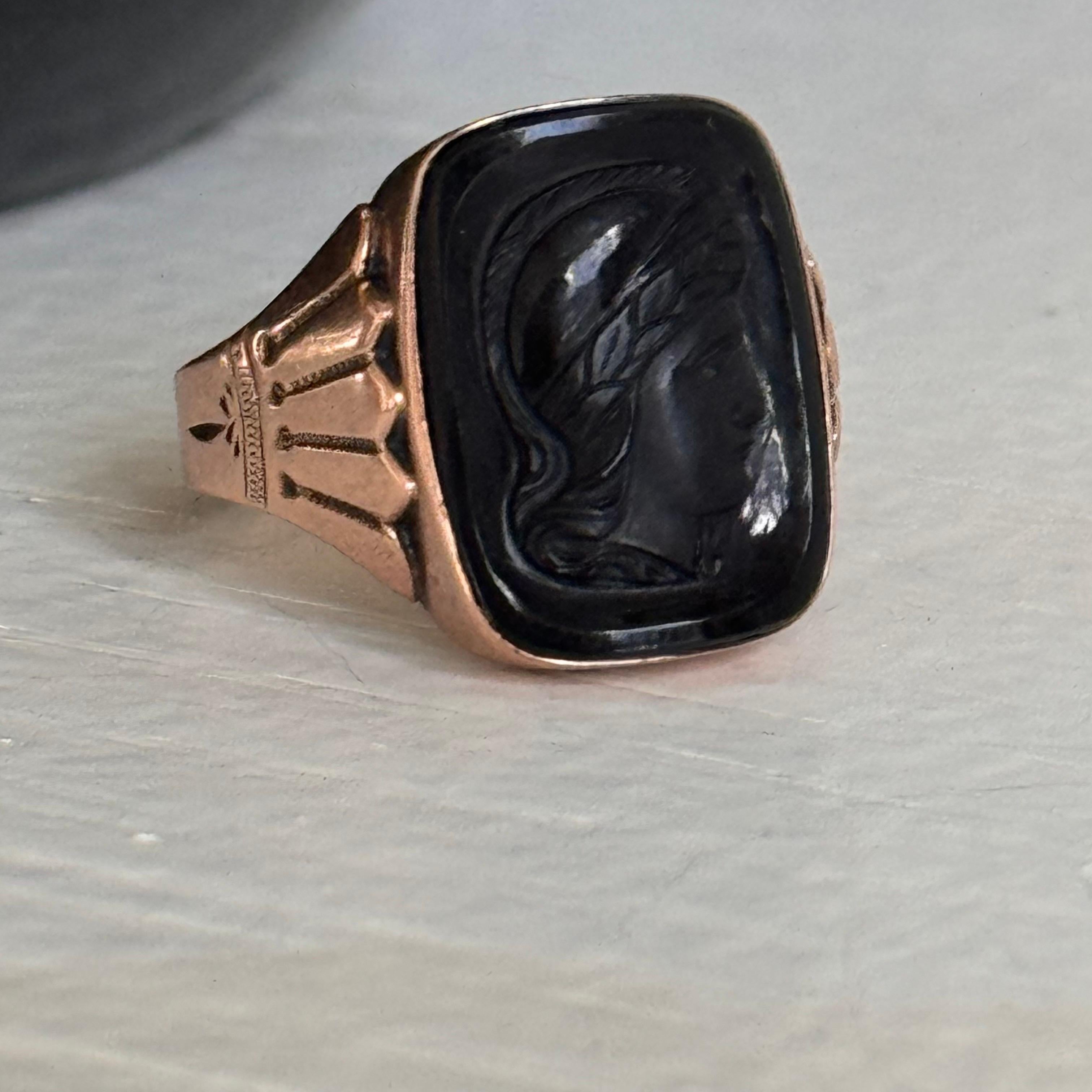 Rare Victorian Rose Gold Onyx Cameo Signet Ring  Size 8 In Good Condition For Sale In Monroe Township, NJ