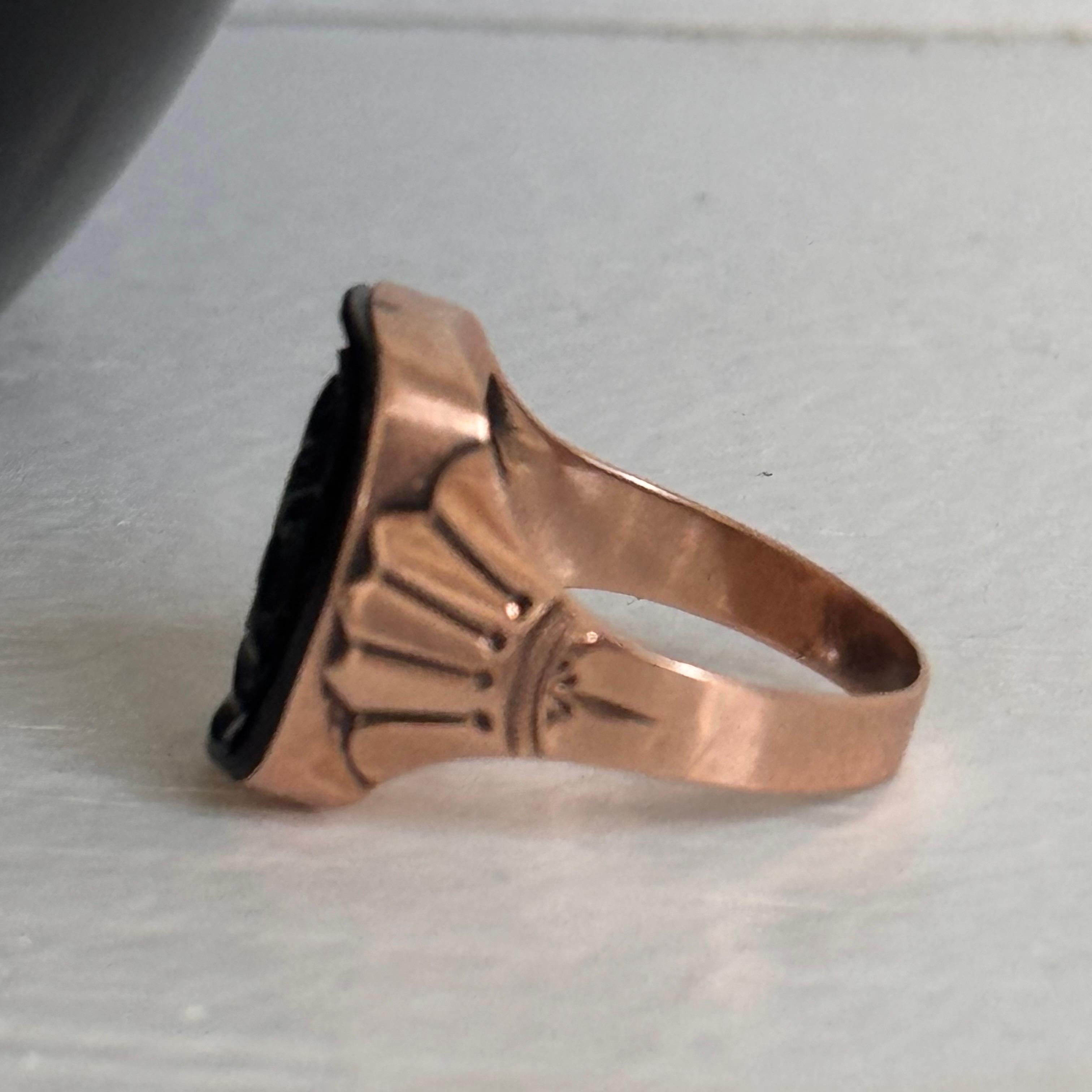 Rare Victorian Rose Gold Onyx Cameo Signet Ring  Size 8 For Sale 2