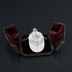 Rare plat victorien en argent en forme de casque de Jockey